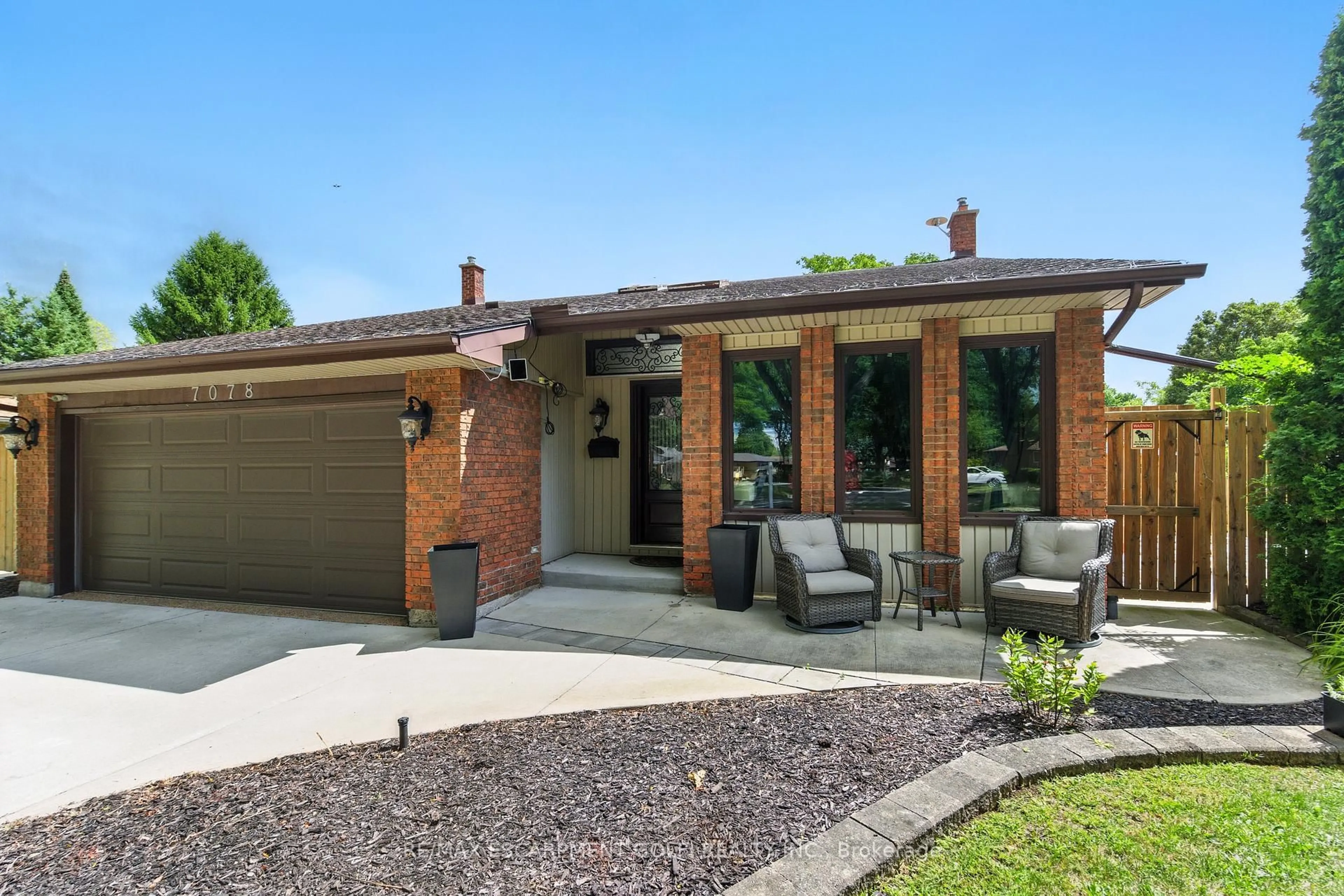 Home with brick exterior material, street for 7078 ROSSEAU Pl, Niagara Falls Ontario L2J 3V2