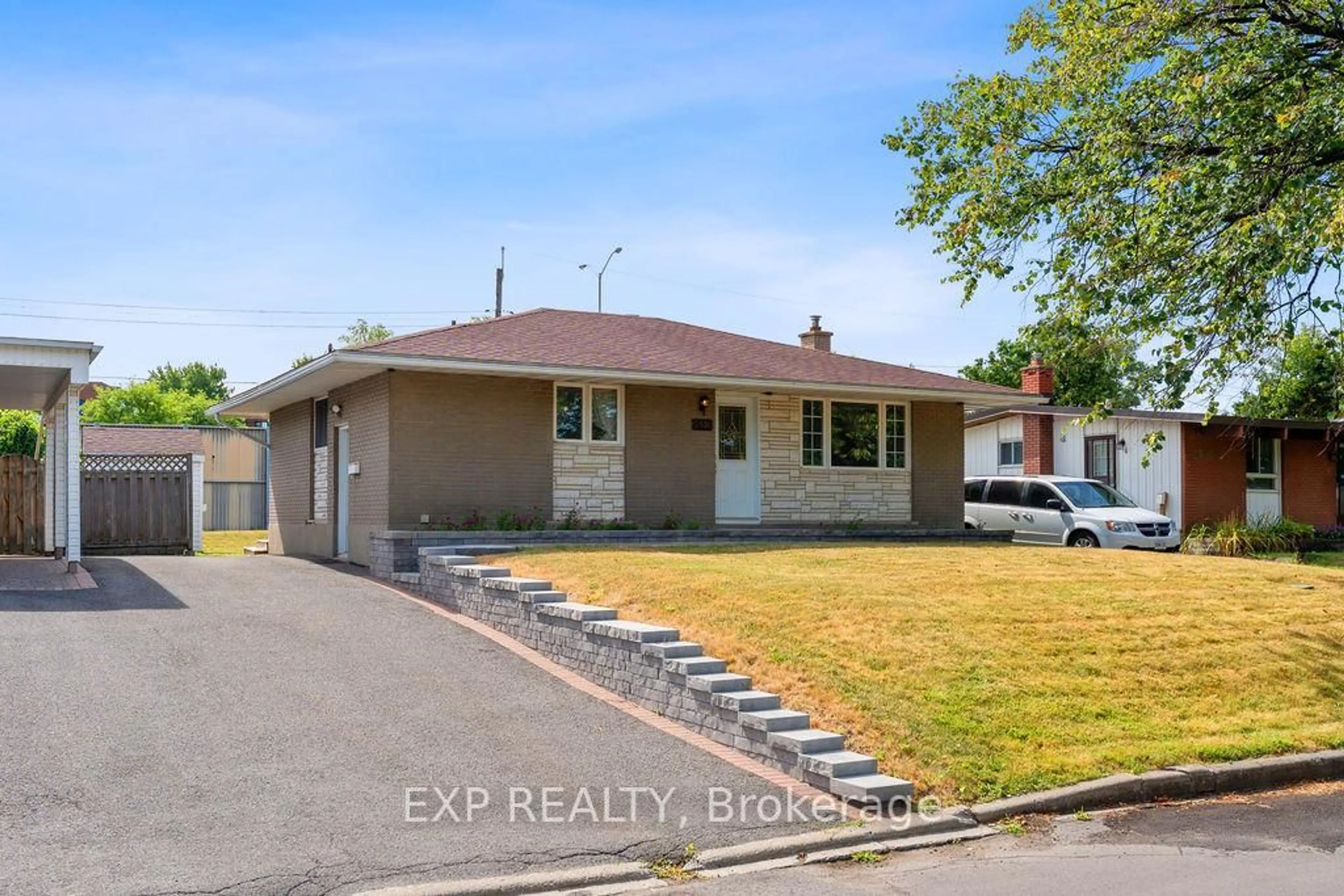 Unknown for 2536 Roman Ave, Ottawa Ontario K2B 7X9