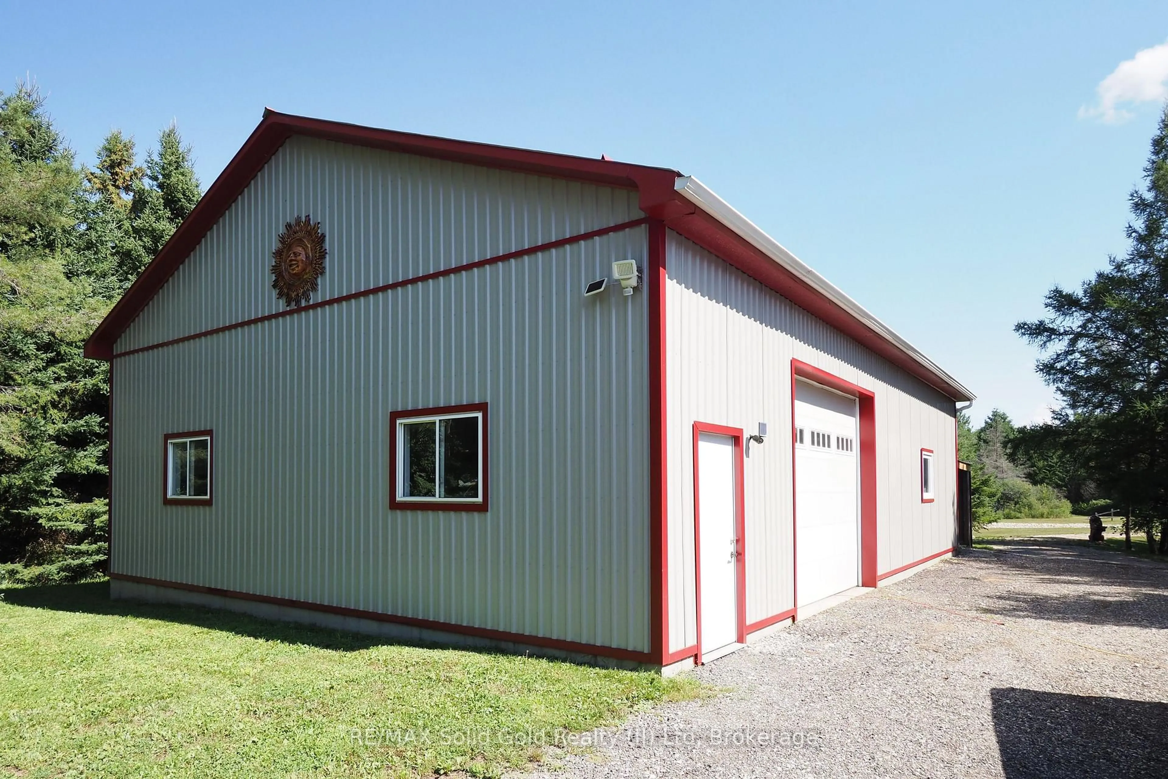 Indoor garage for 7201 Highway 6, Mapleton Ontario N0G 1A0