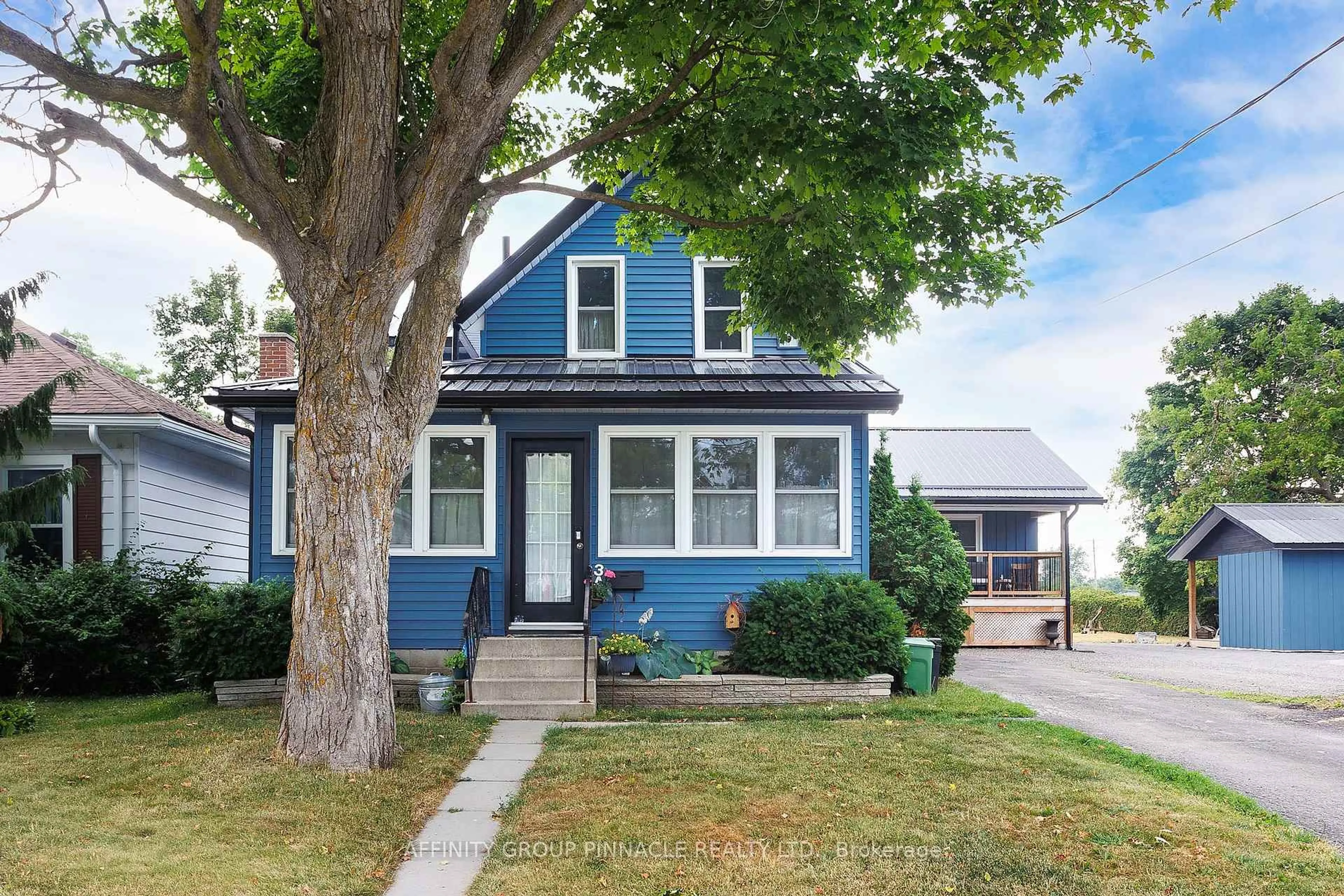 Home with vinyl exterior material, street for 3 Duke St, Kawartha Lakes Ontario K9V 2K5