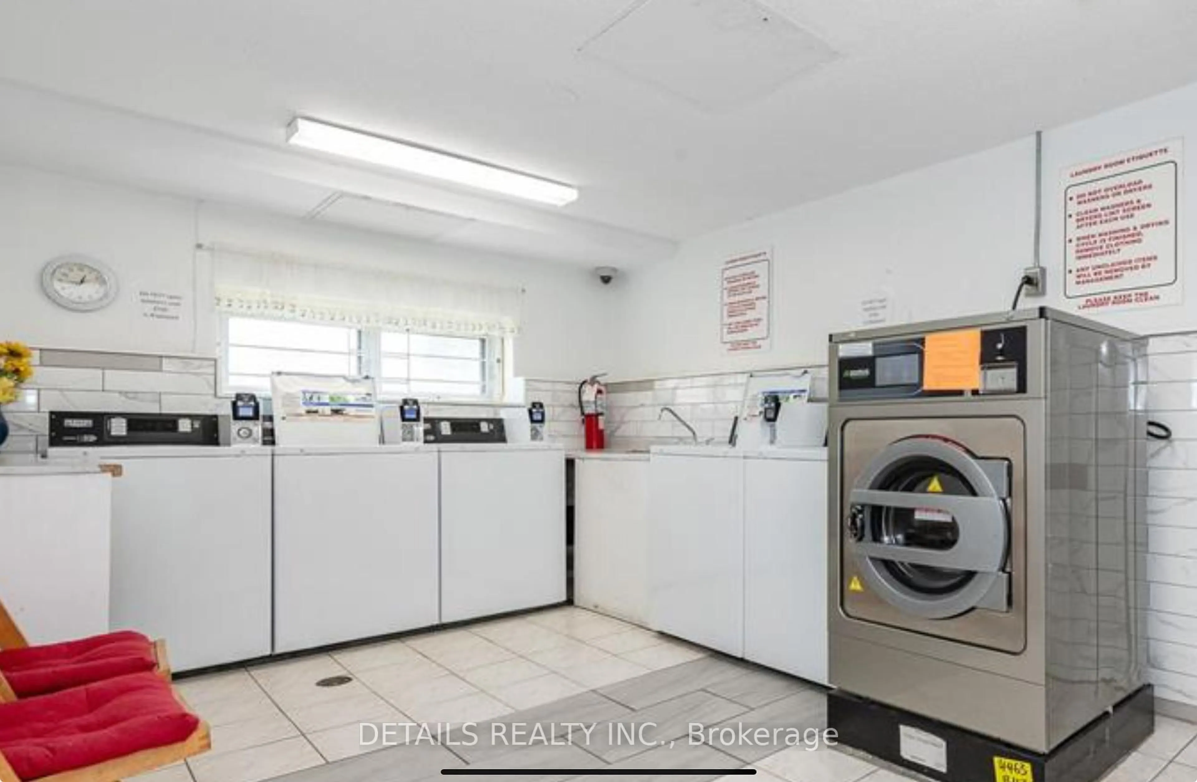 Laundry room for 1356 Meadowlands Dr #1102, Ottawa Ontario K2E 6K6