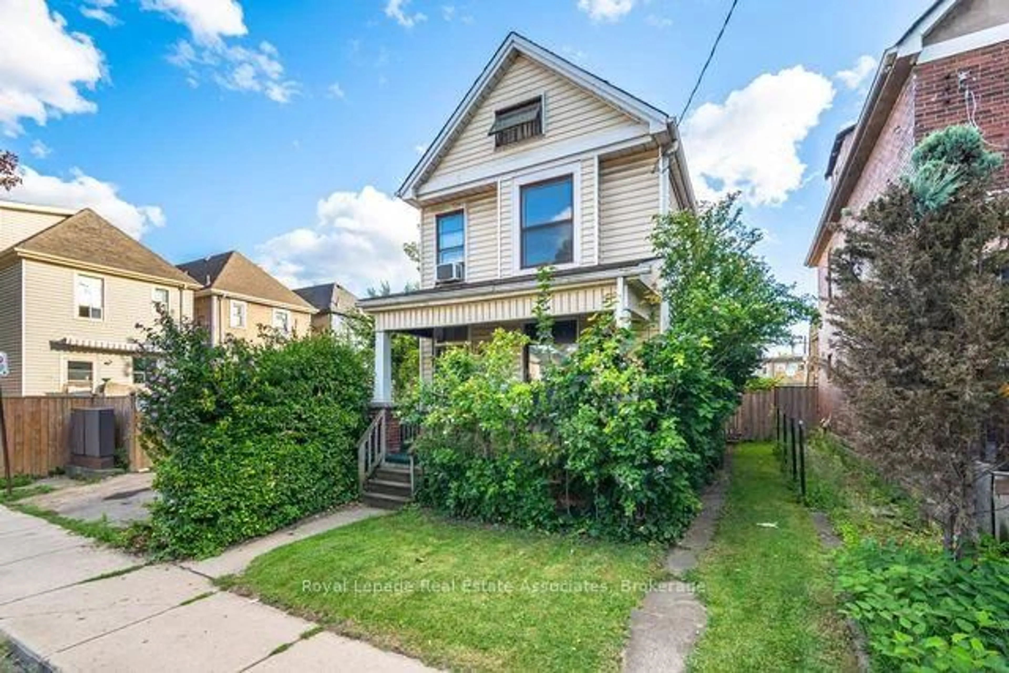 Unknown for 108 Case St, Hamilton Ontario L8L 3G9
