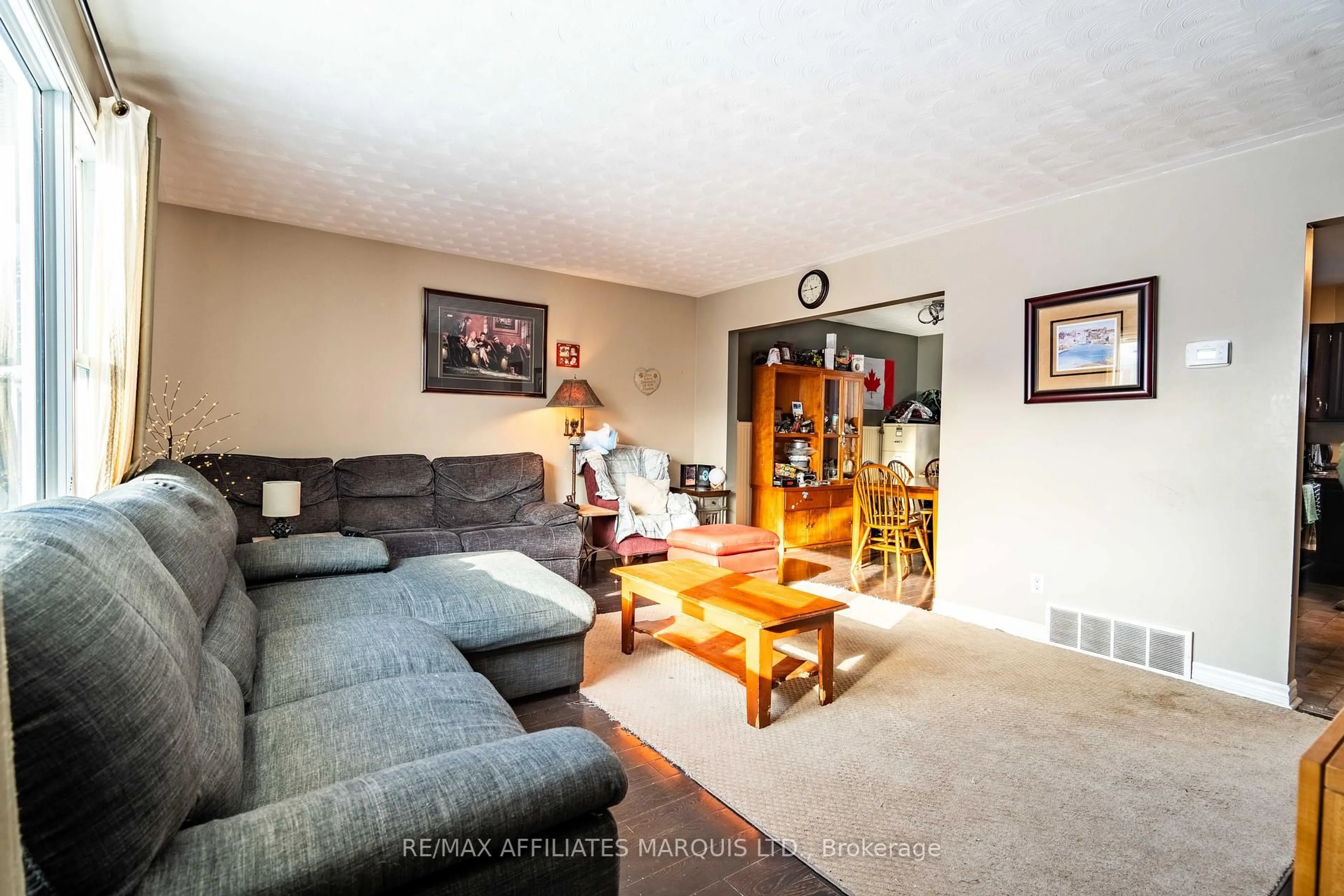 Living room with furniture, unknown for 584 Kirkwood St, Cornwall Ontario K6H 5Y8