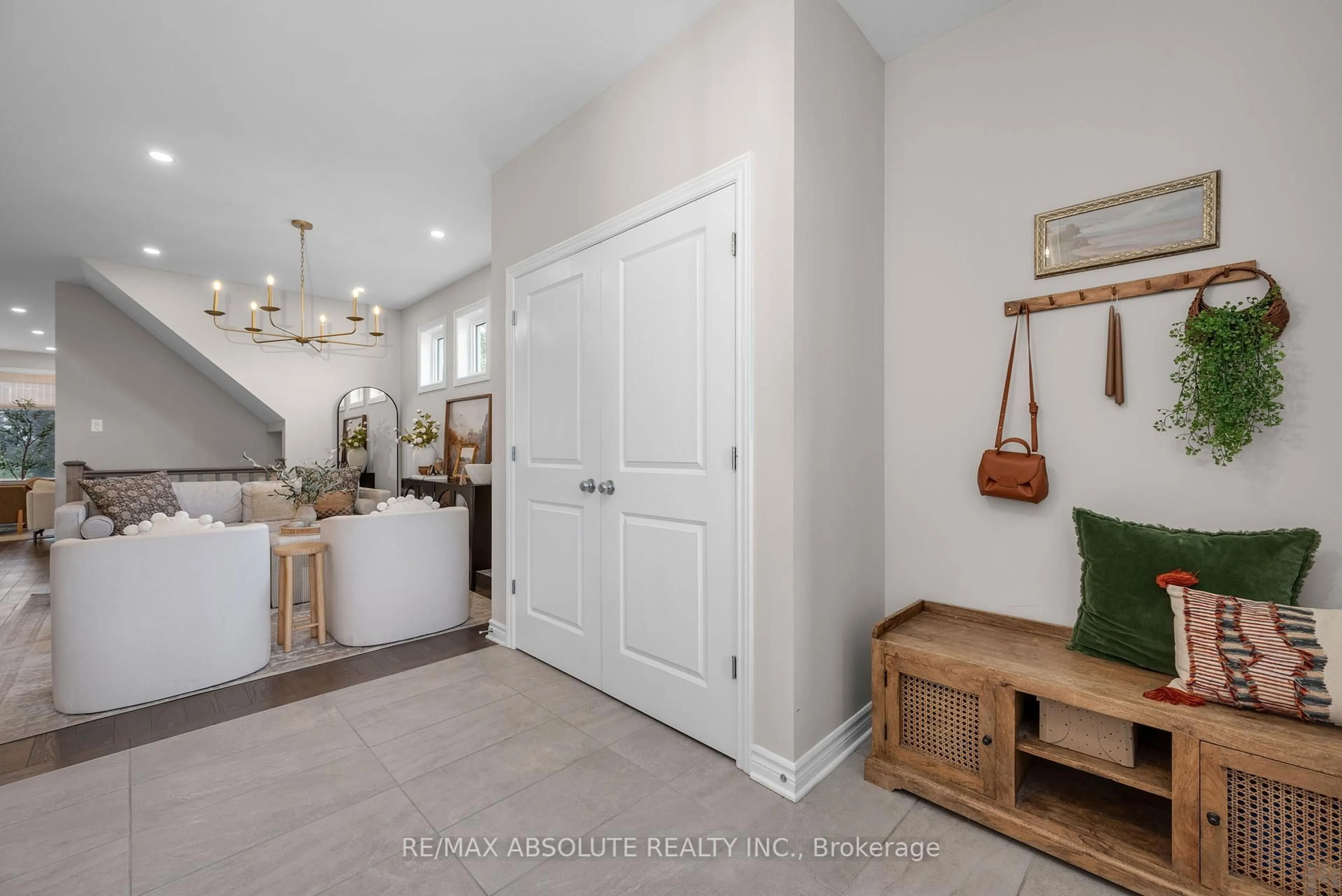 Indoor entryway for 177 Hickstead Way, Stittsville Ontario K2S 2B5