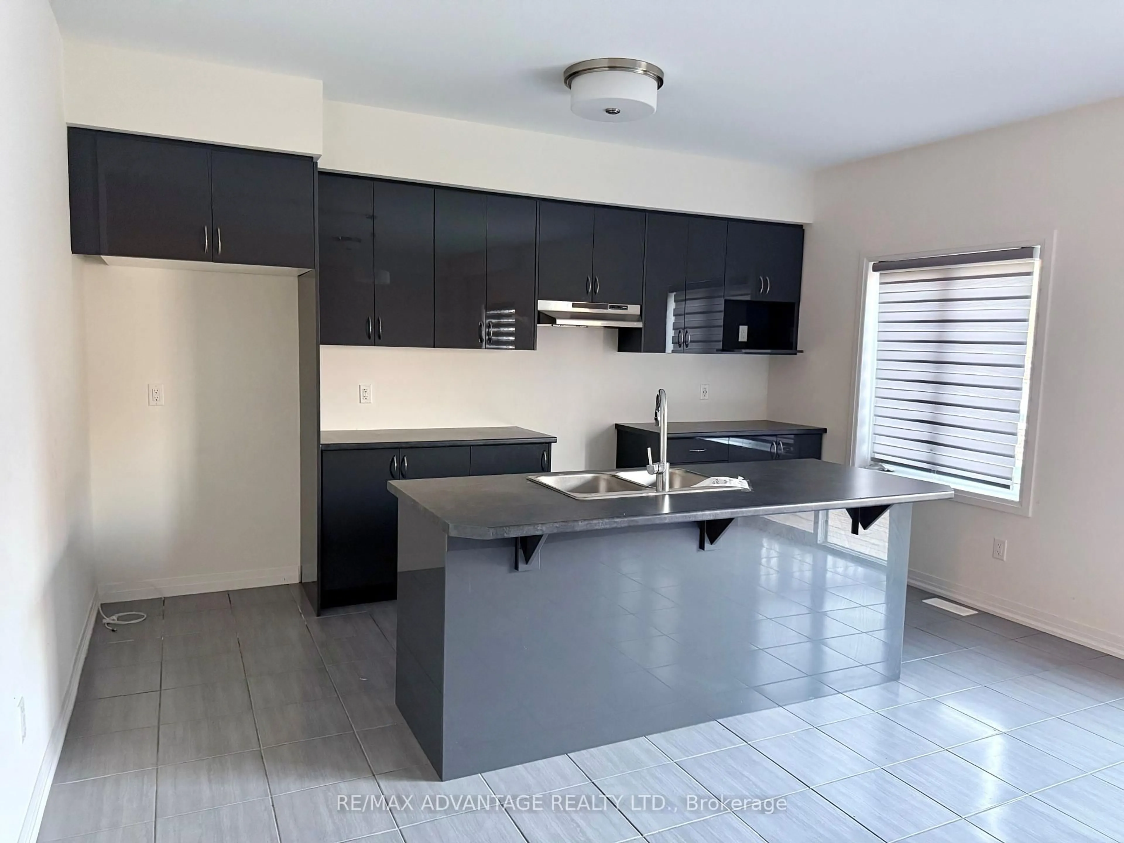 Unknown for 18 Whitton Dr, Brant Ontario N3L 0L1