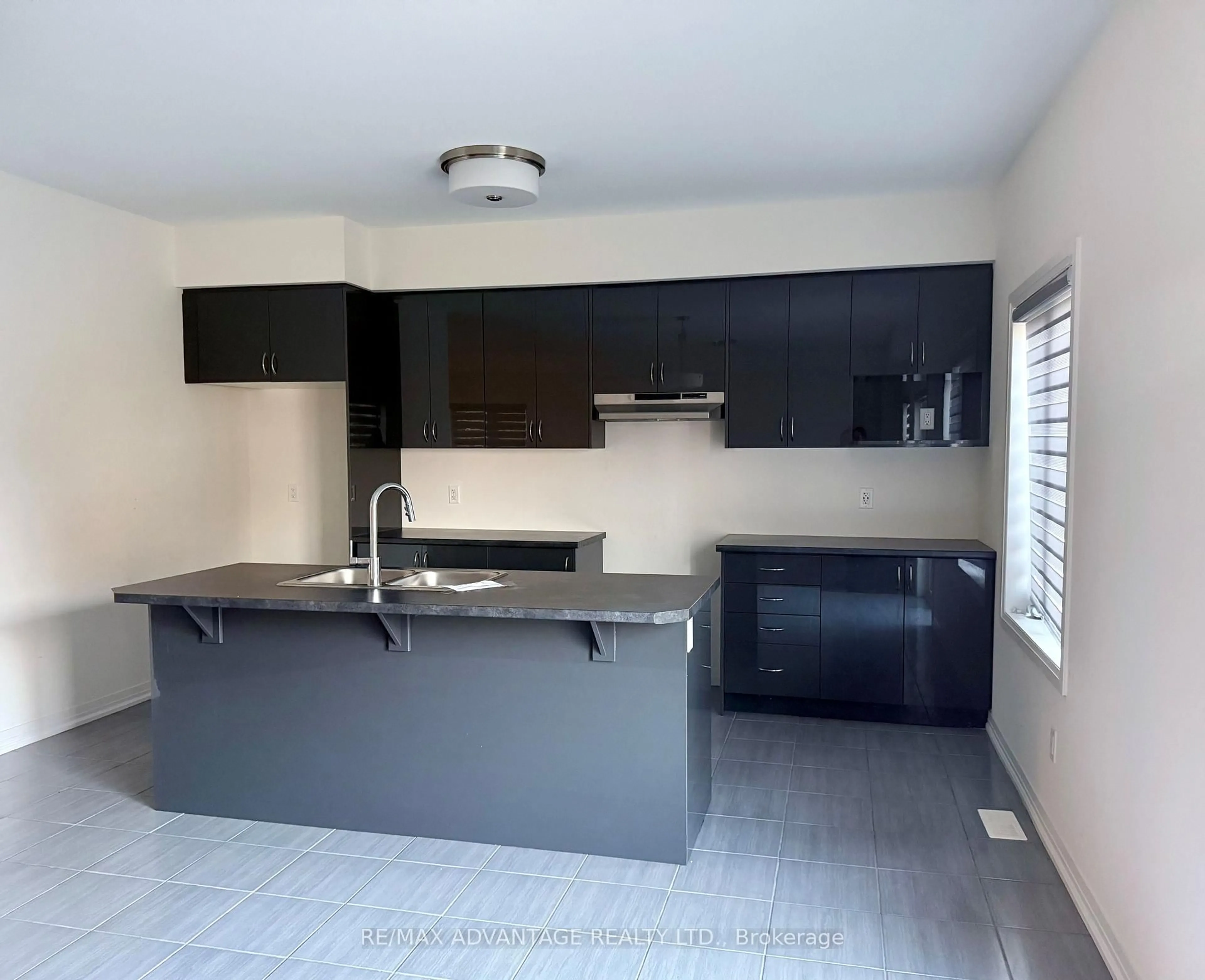 Open concept kitchen, unknown for 18 Whitton Dr, Brant Ontario N3L 0L1