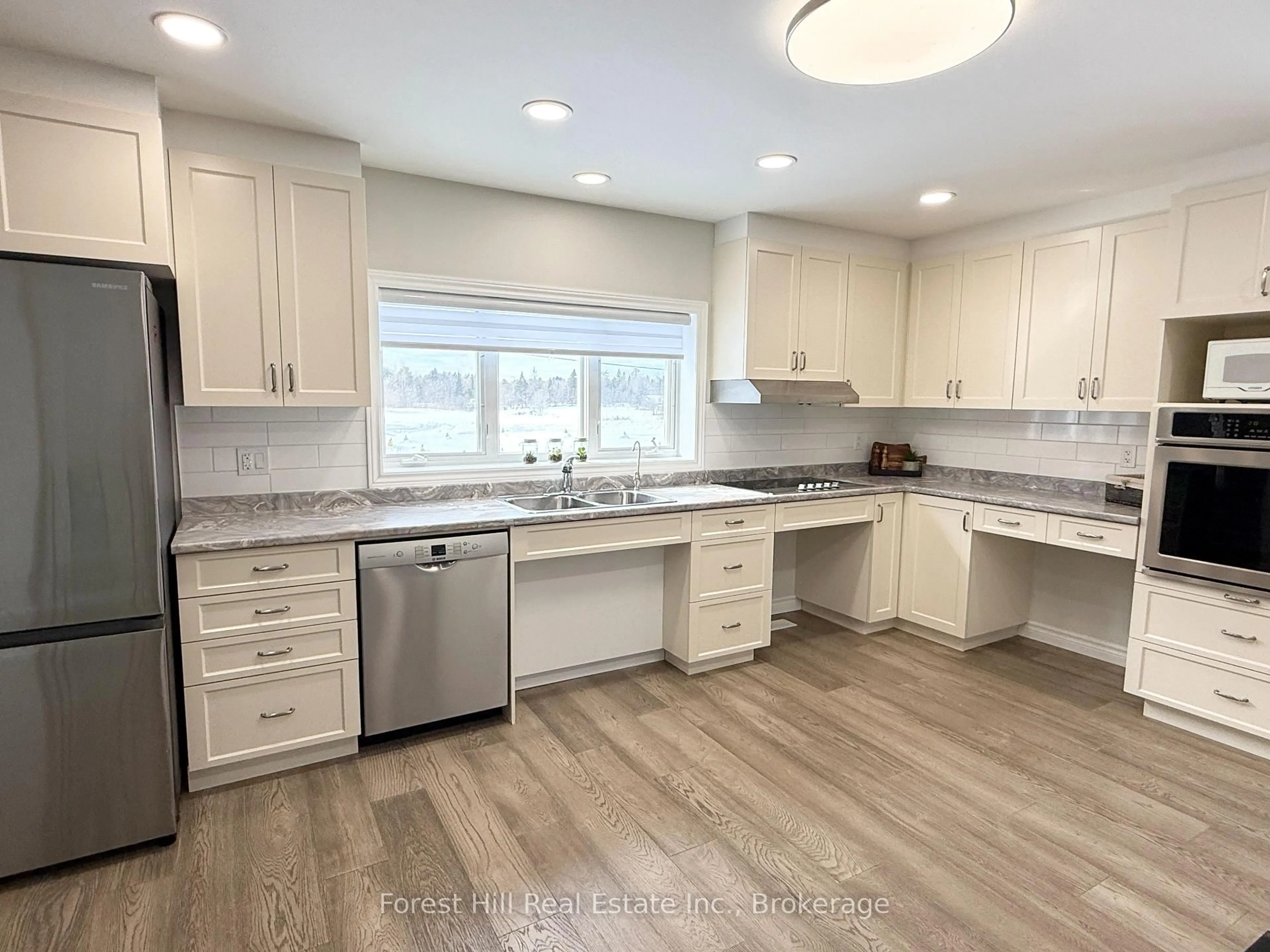 Open concept kitchen, ceramic/tile floor for 11946 HWY 522 Highway, Parry Sound Remote Area Ontario P0H 1S0
