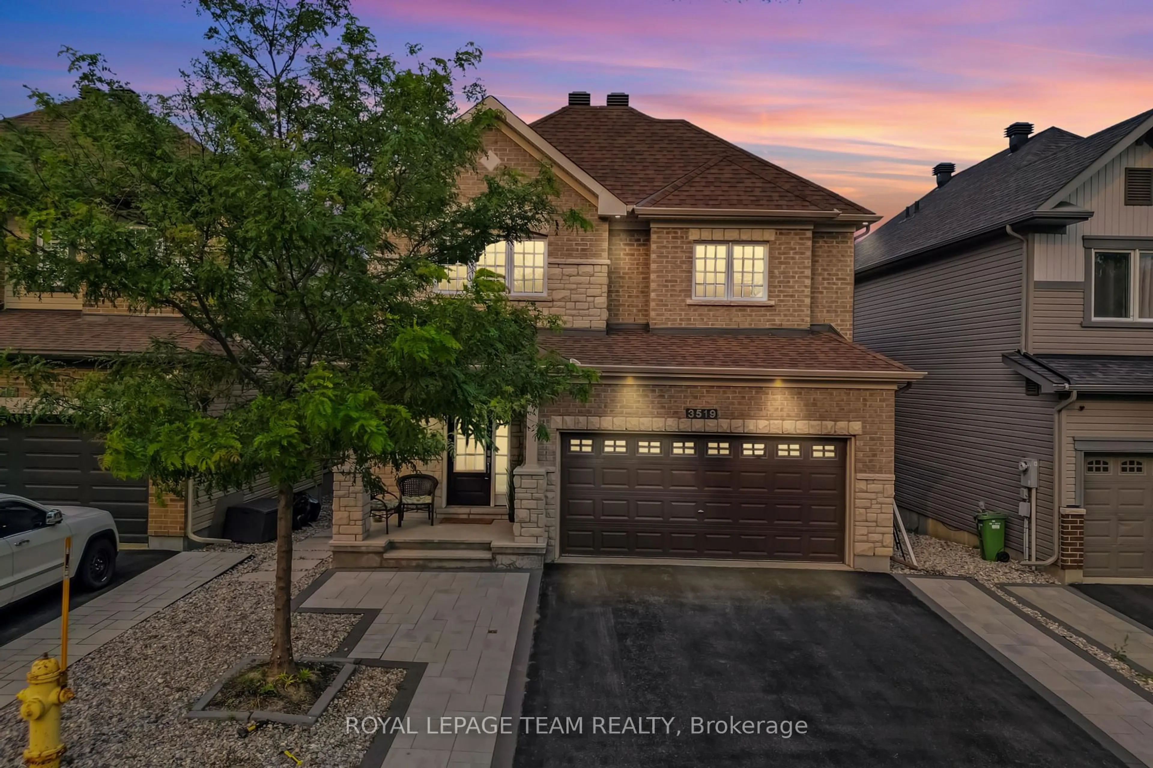 A pic from outside/outdoor area/front of a property/back of a property/a pic from drone, street for 3519 Woodroffe Ave, Ottawa Ontario K2G 7A7