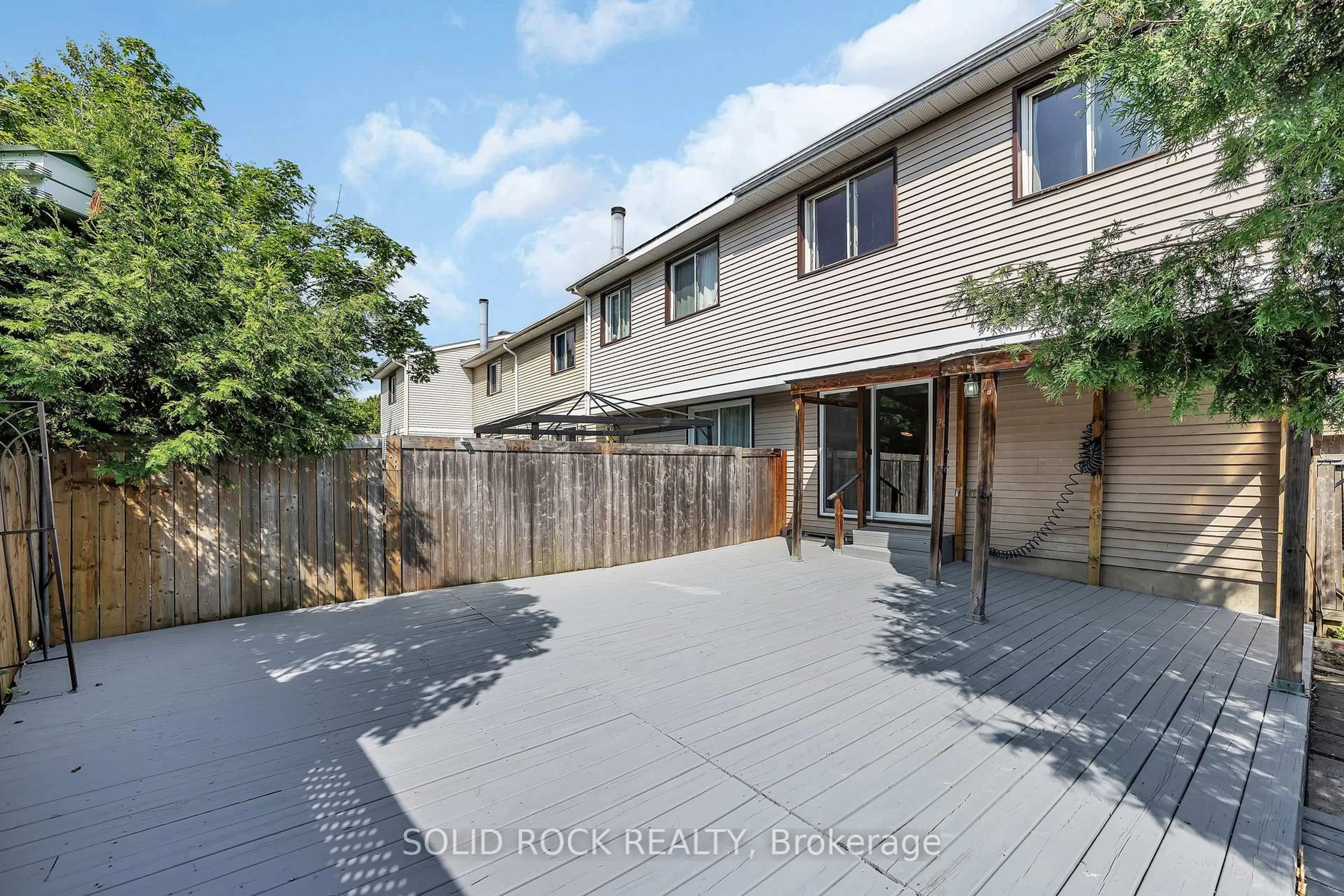 A pic from outside/outdoor area/front of a property/back of a property/a pic from drone, street for 348 Monica Cres, Orleans Ontario K1E 3N5