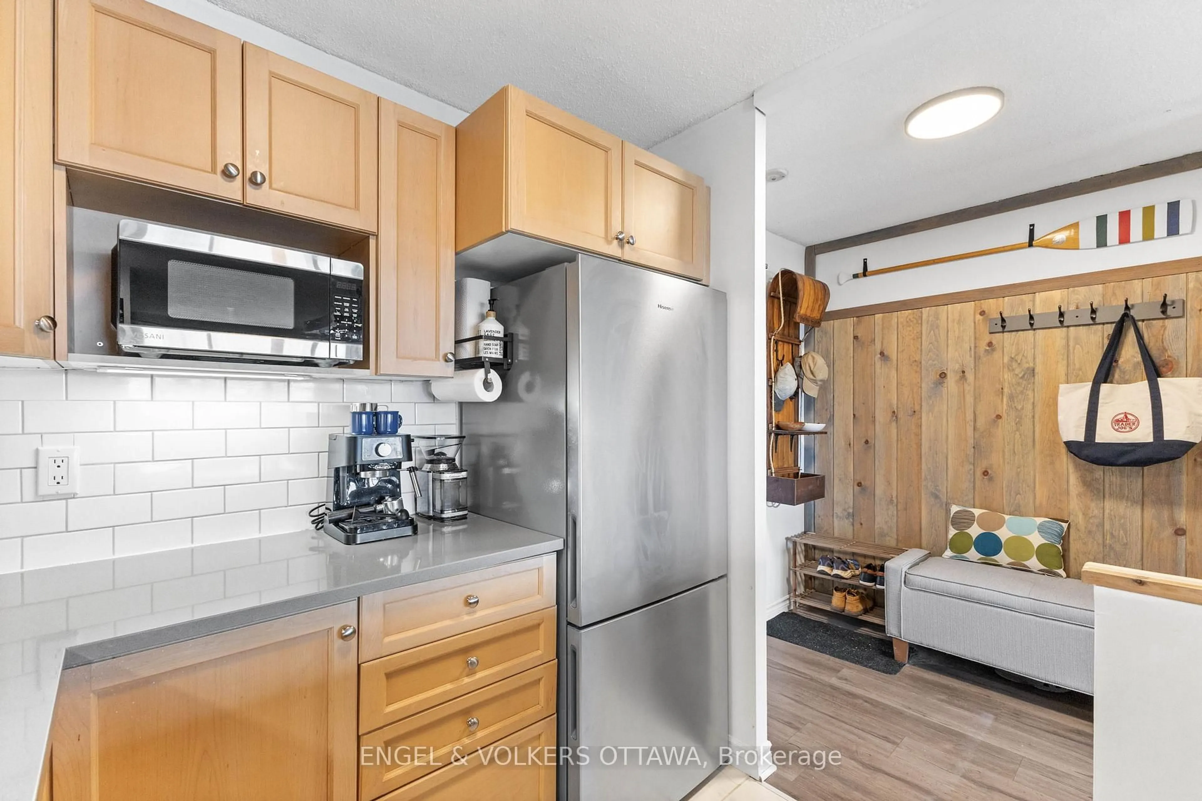 Standard kitchen, unknown for 40 Landry St #1614, Ottawa Ontario K1L 8K4