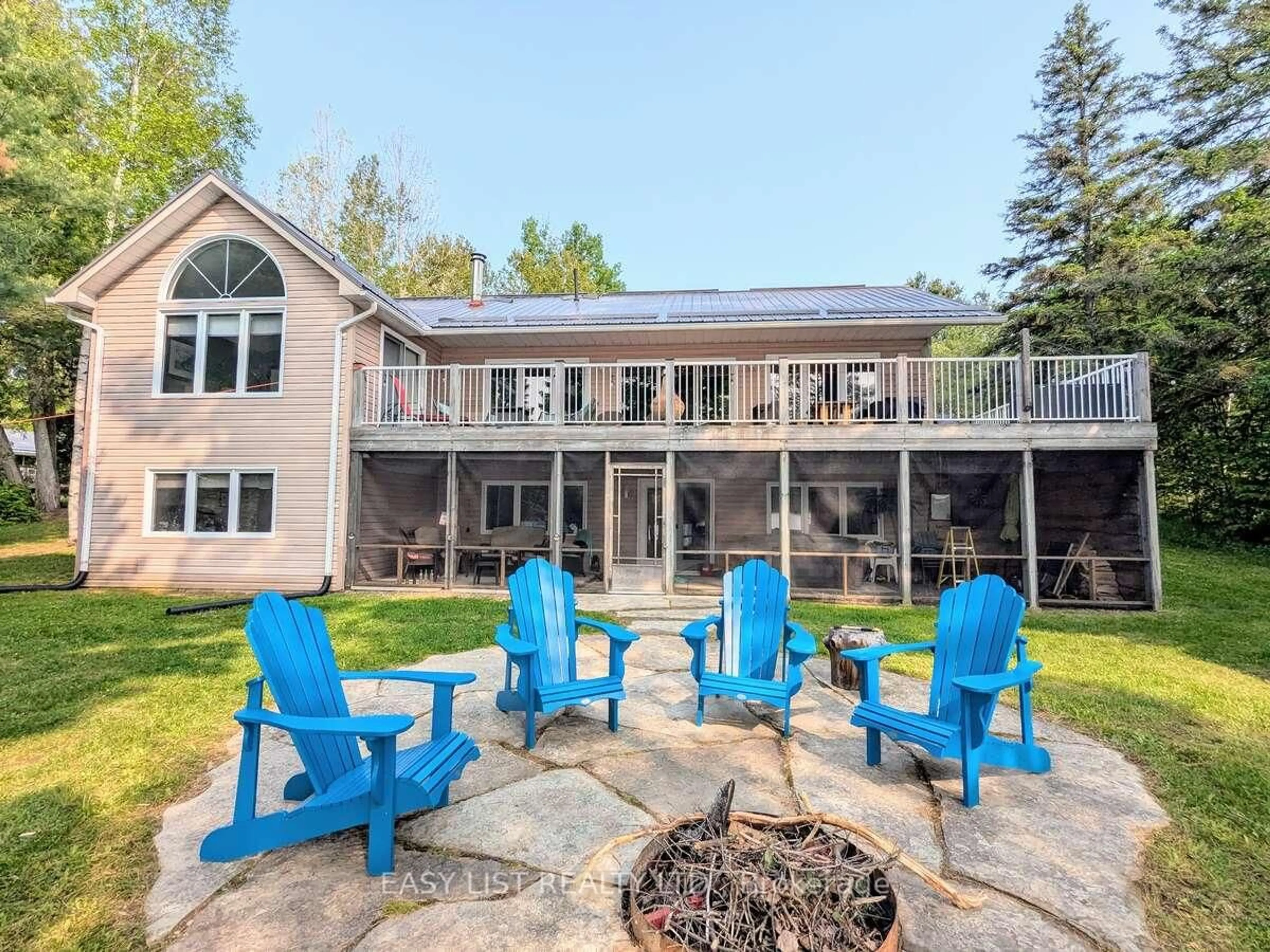 Patio, water/lake/river/ocean view for 15168 Hwy 118, Dysart et al Ontario K0M 1S0