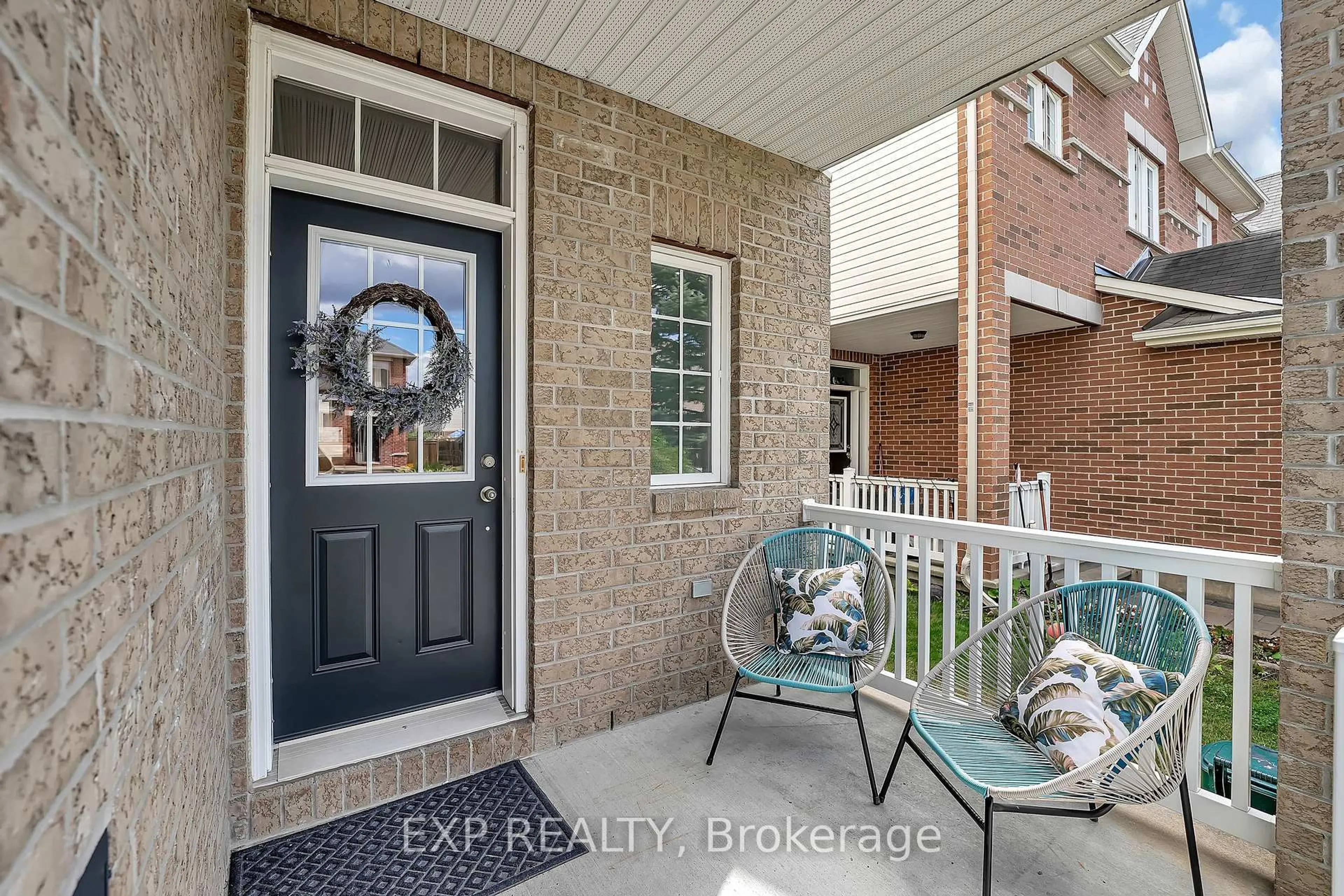 Indoor entryway for 694 Bowercrest Cres, Ottawa Ontario K1V 2M2