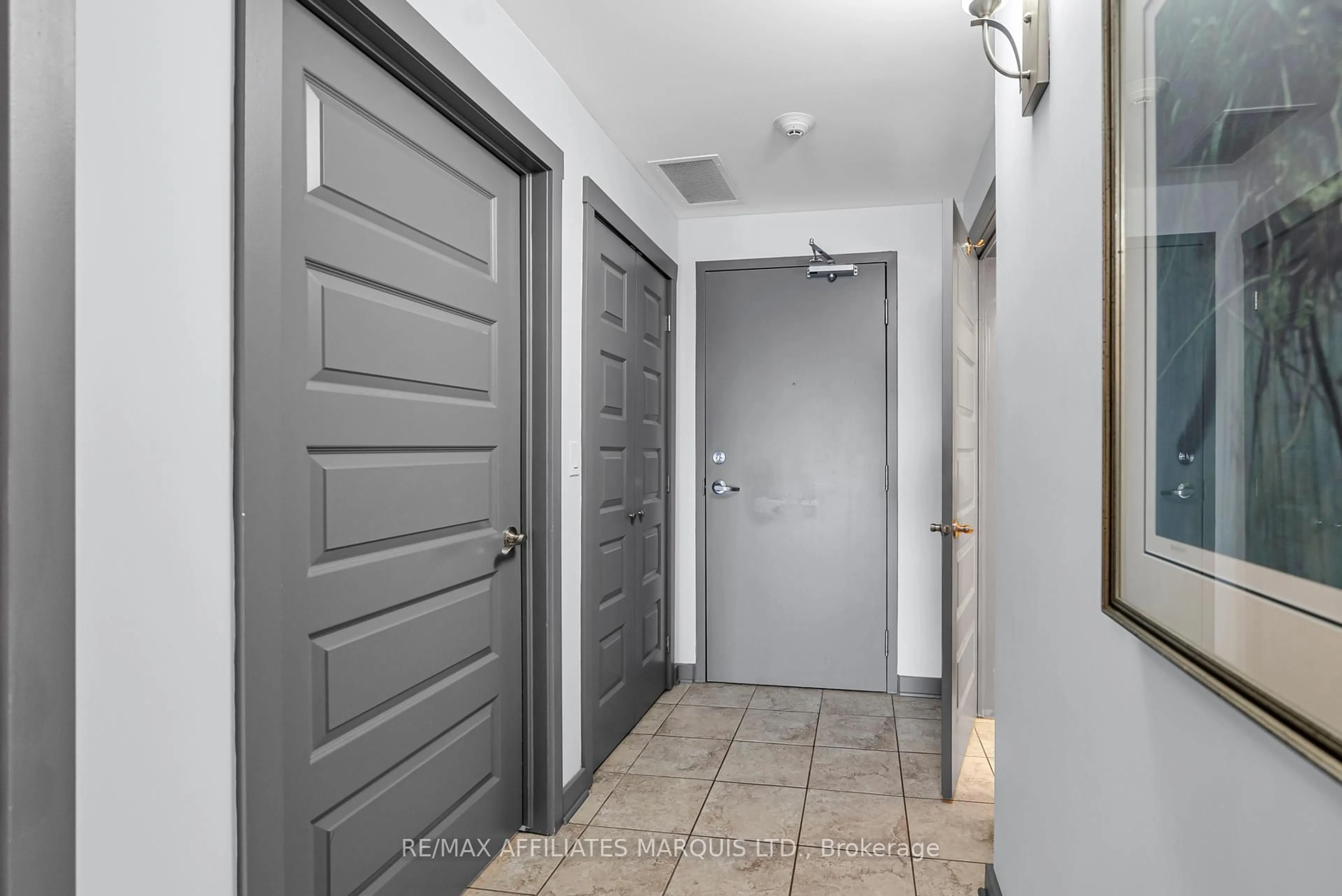 Indoor entryway for 710 Cotton Mill St #405, Cornwall Ontario K6H 7L3