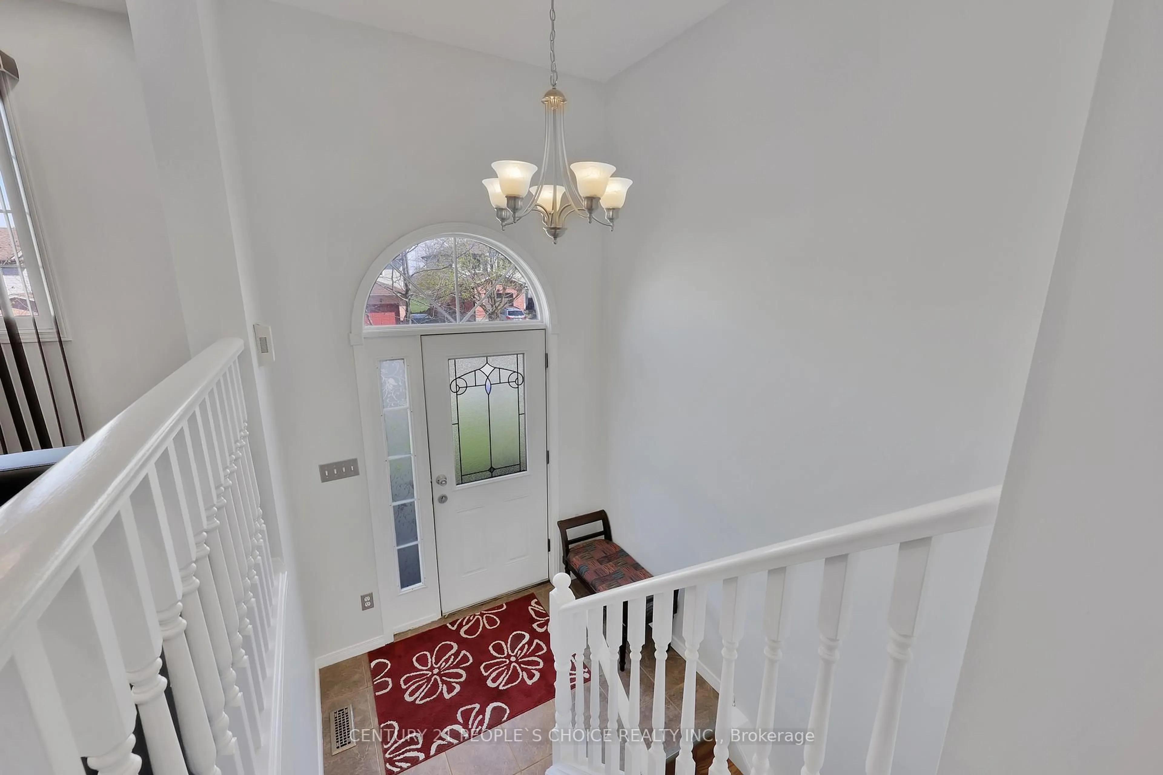 Indoor foyer for 34 PHAIR Cres, London South Ontario N5Z 5B5