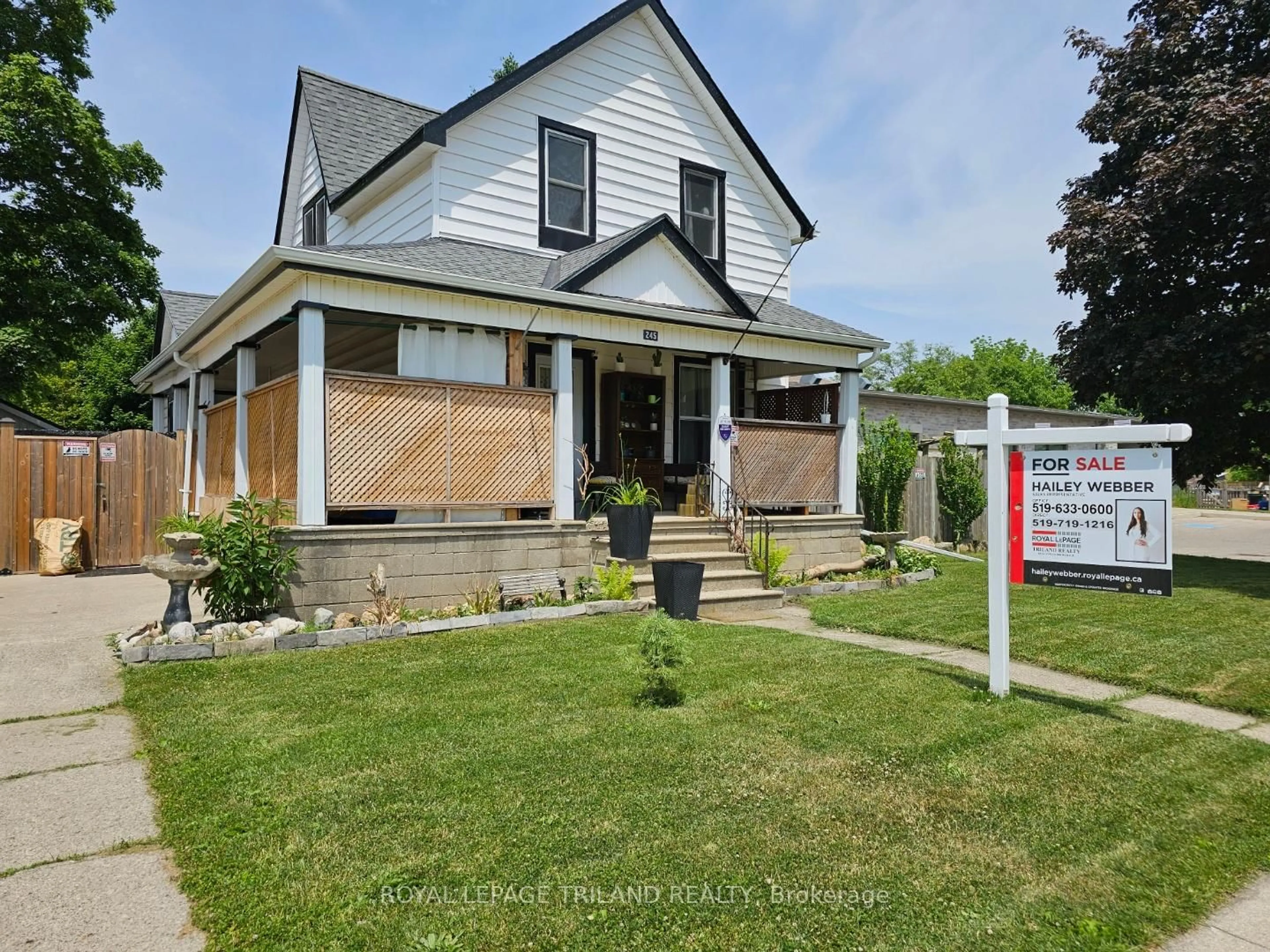 Home with vinyl exterior material, street for 245 SYDENHAM St, Aylmer Ontario N5H 1M1