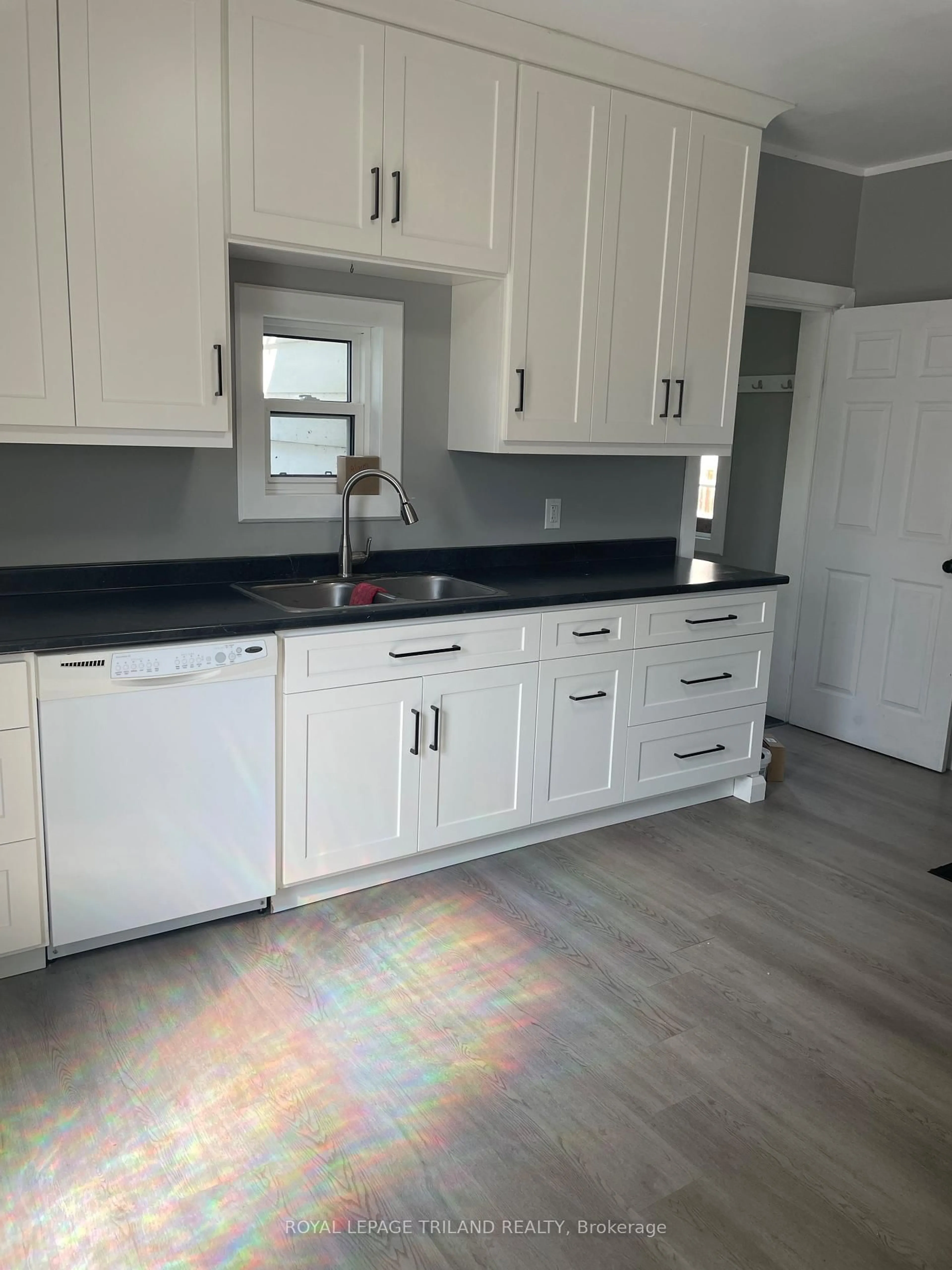 Unknown for 245 SYDENHAM St, Aylmer Ontario N5H 1M1