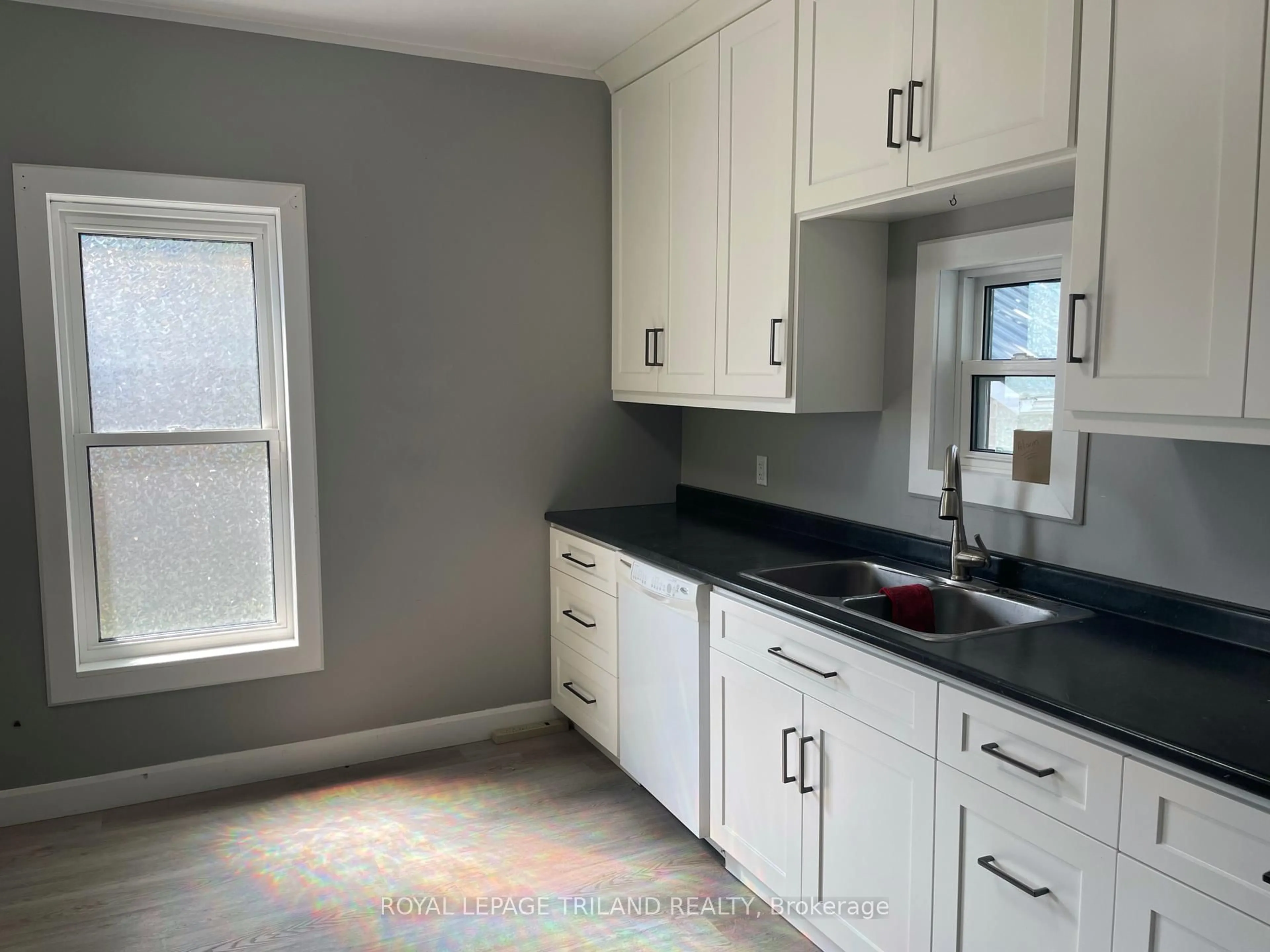 Standard kitchen, unknown for 245 SYDENHAM St, Aylmer Ontario N5H 1M1