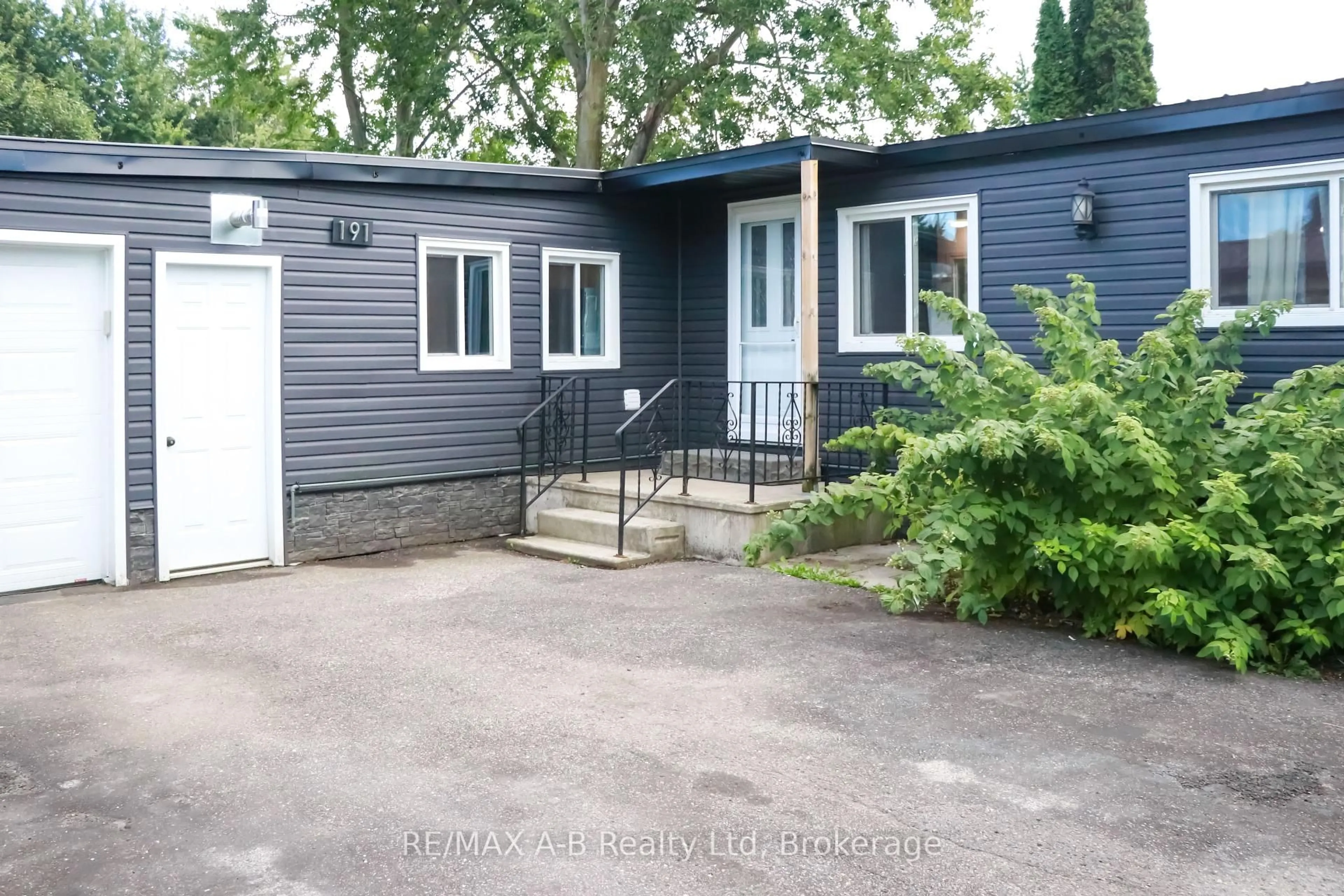 Unknown for 191 Cedar St, Perth East Ontario N5A 6S6