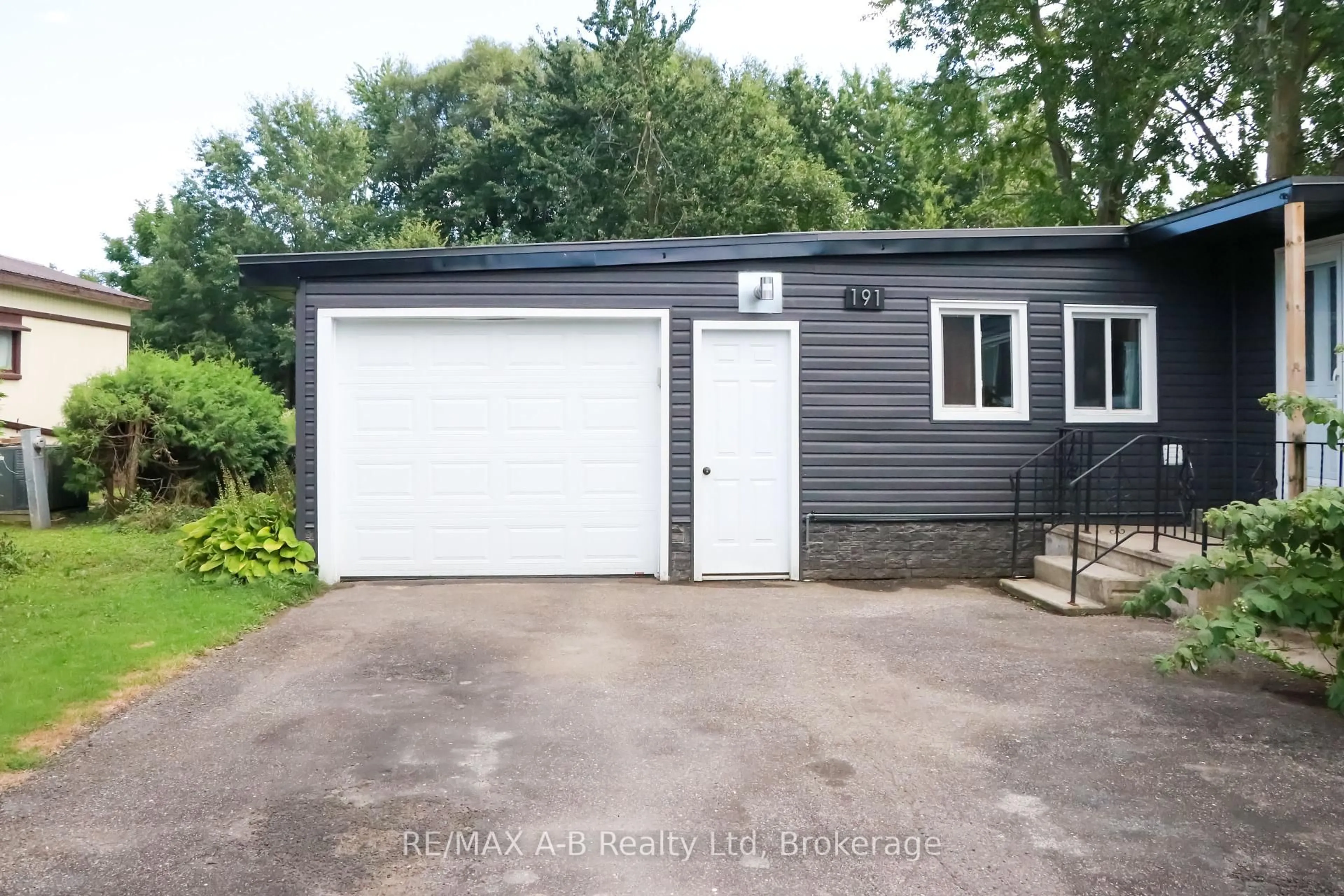 Indoor garage for 191 Cedar St, Perth East Ontario N5A 6S6