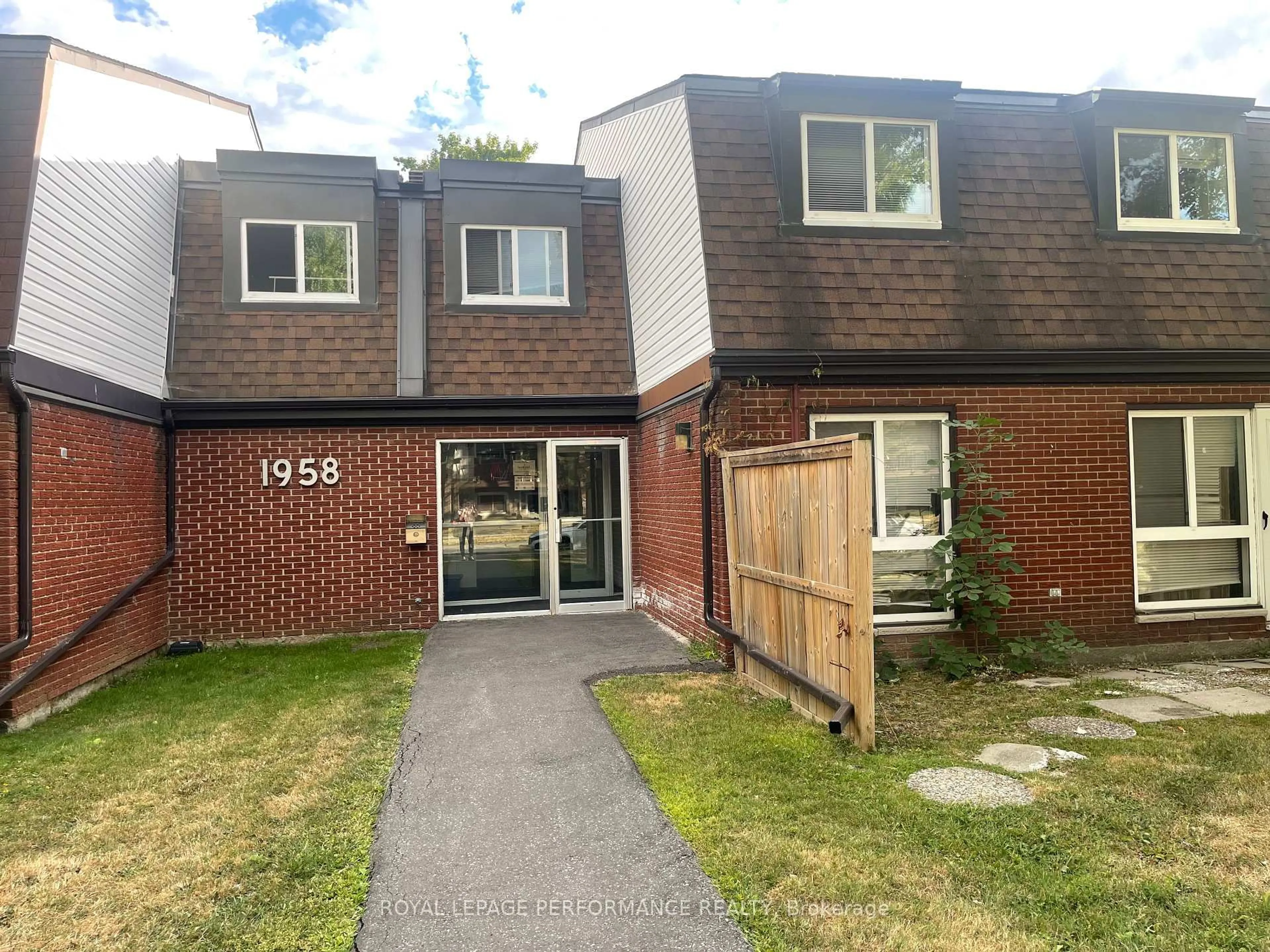 Unknown for 1958 Jasmine Cres, Ottawa Ontario K1J 7W1