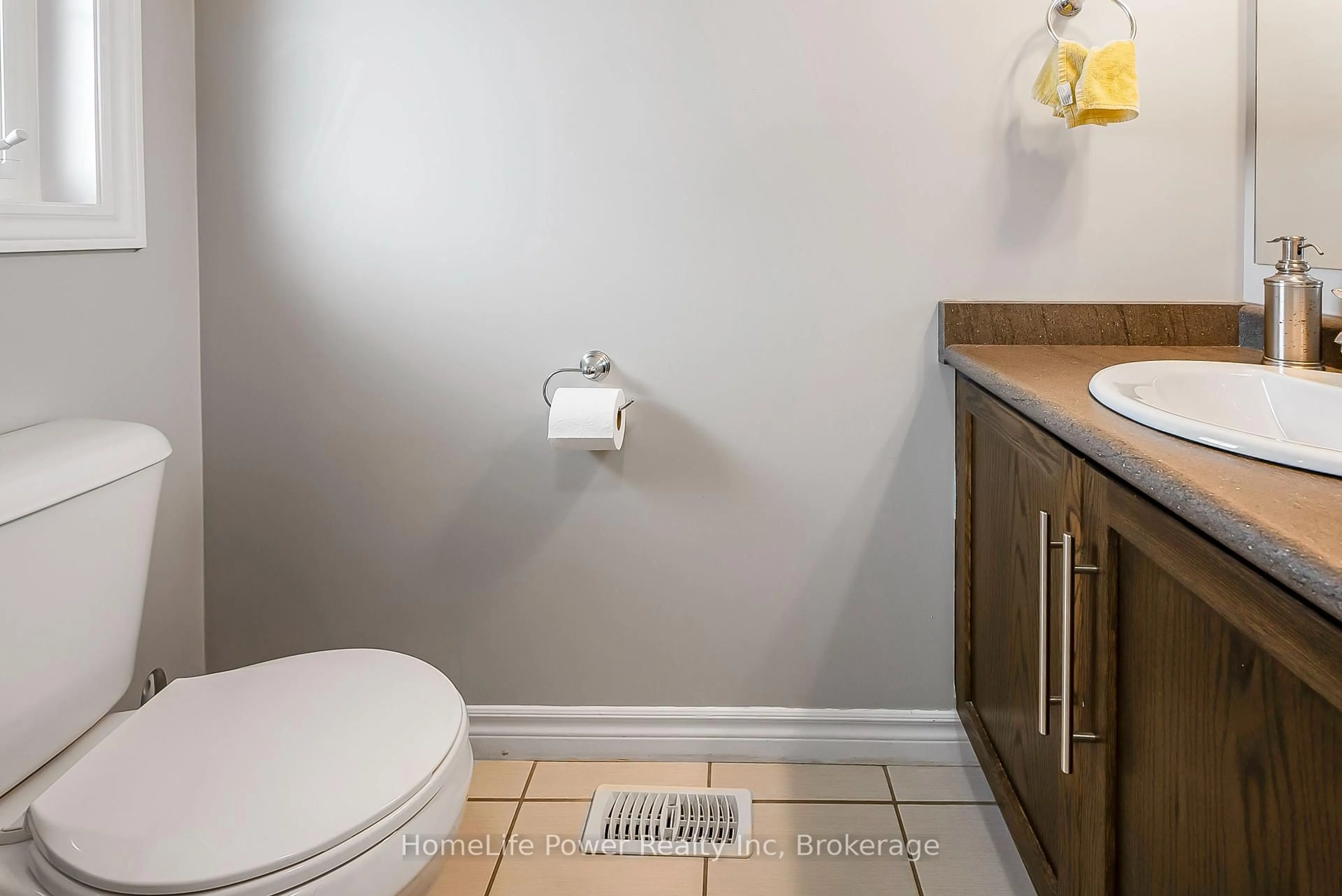 Standard bathroom, ceramic/tile floor for 1426 Caen Ave, Woodstock Ontario N4T 0J7