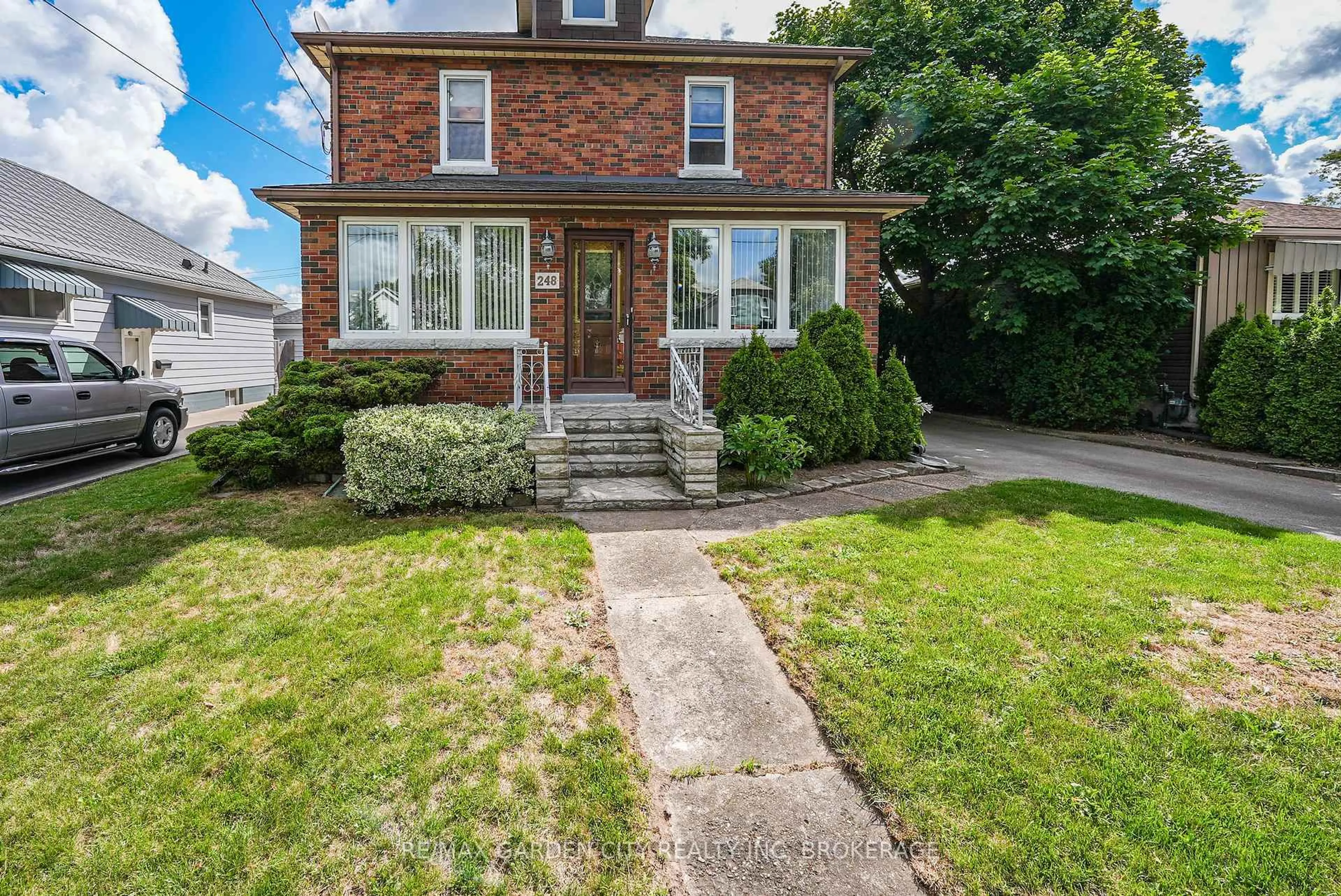 Home with brick exterior material, street for 248 Wallace Ave, Welland Ontario L3B 1R6