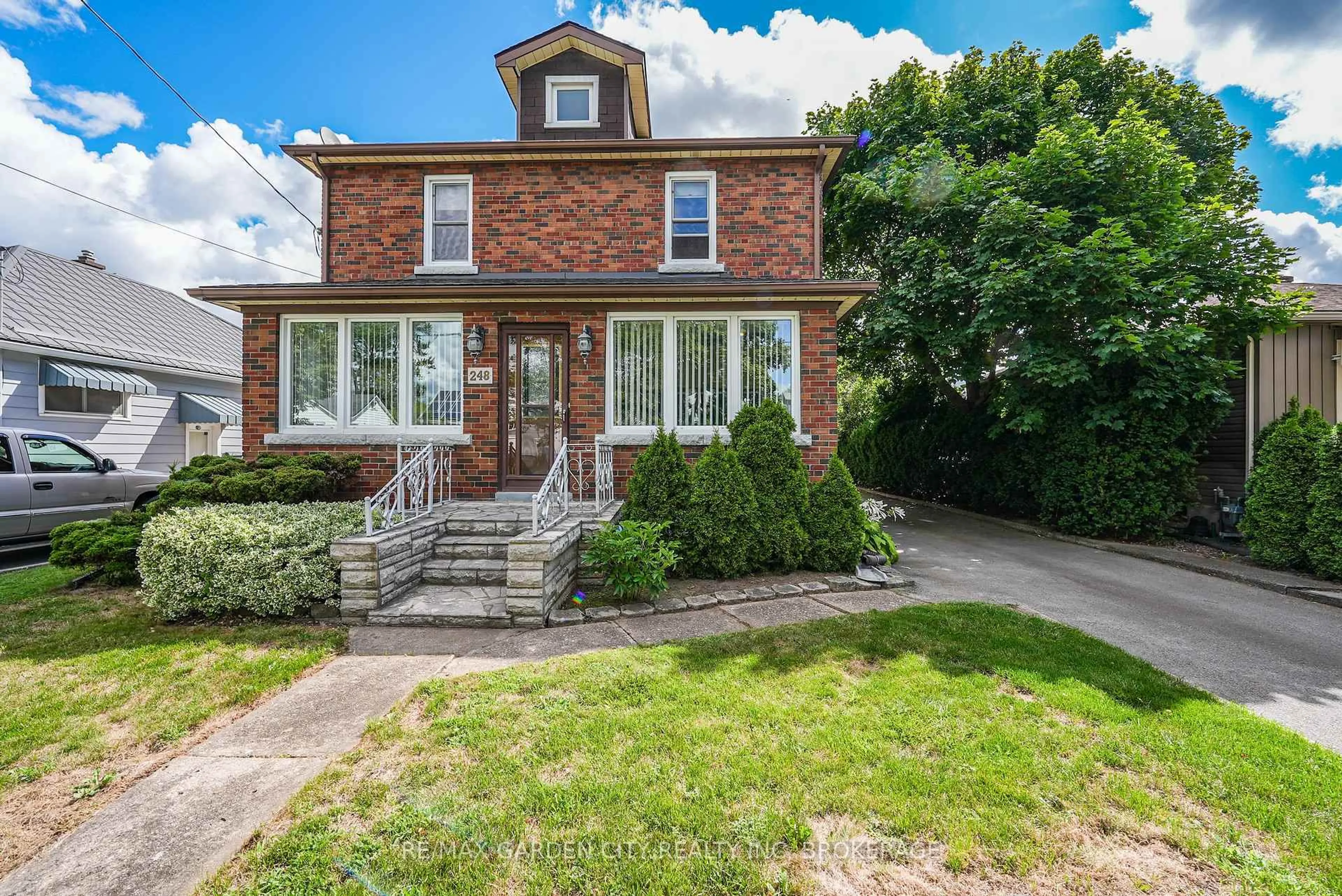 Home with brick exterior material, street for 248 Wallace Ave, Welland Ontario L3B 1R6