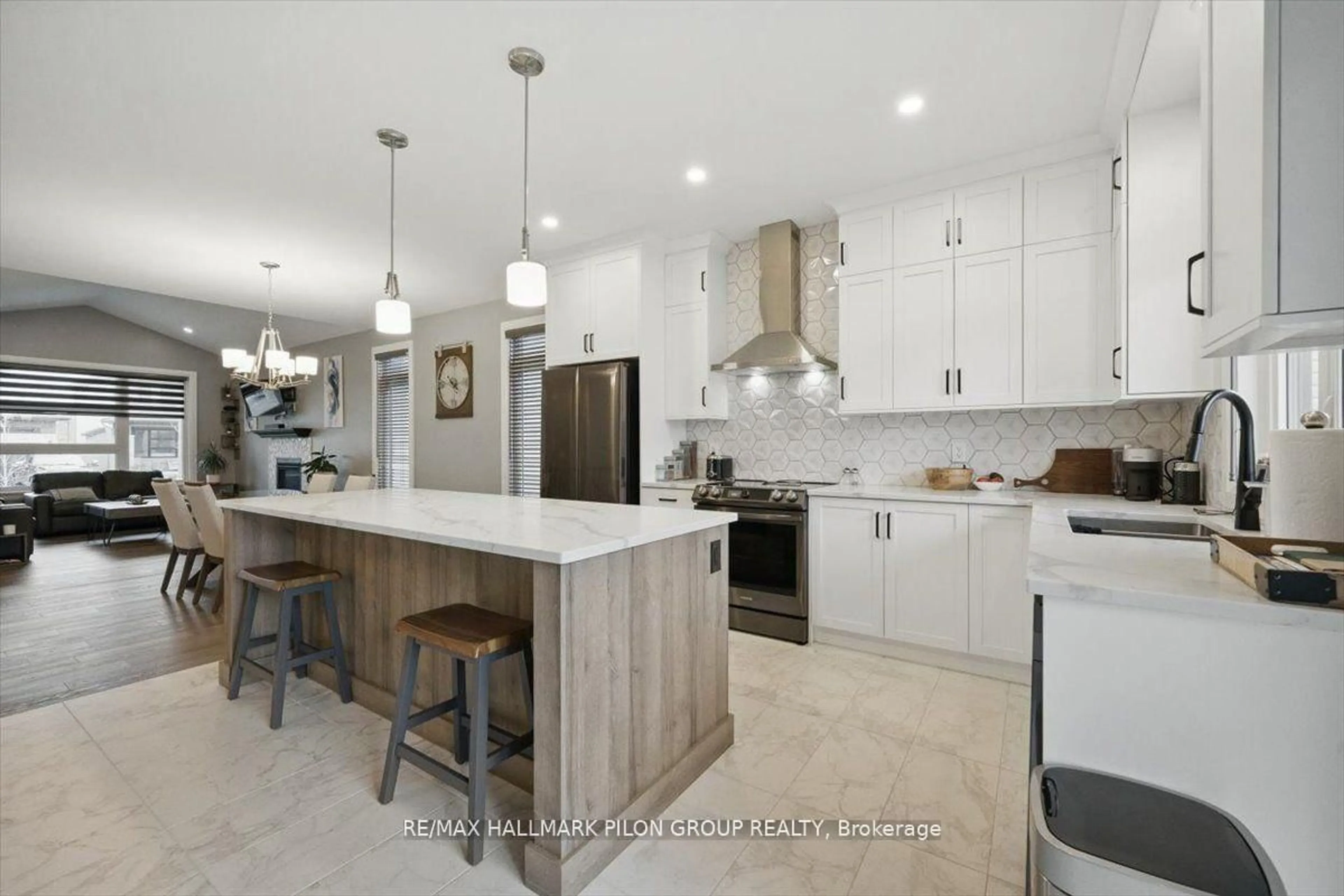 Open concept kitchen, ceramic/tile floor for 1243 Avignon St, Russell Ontario K0A 1W0