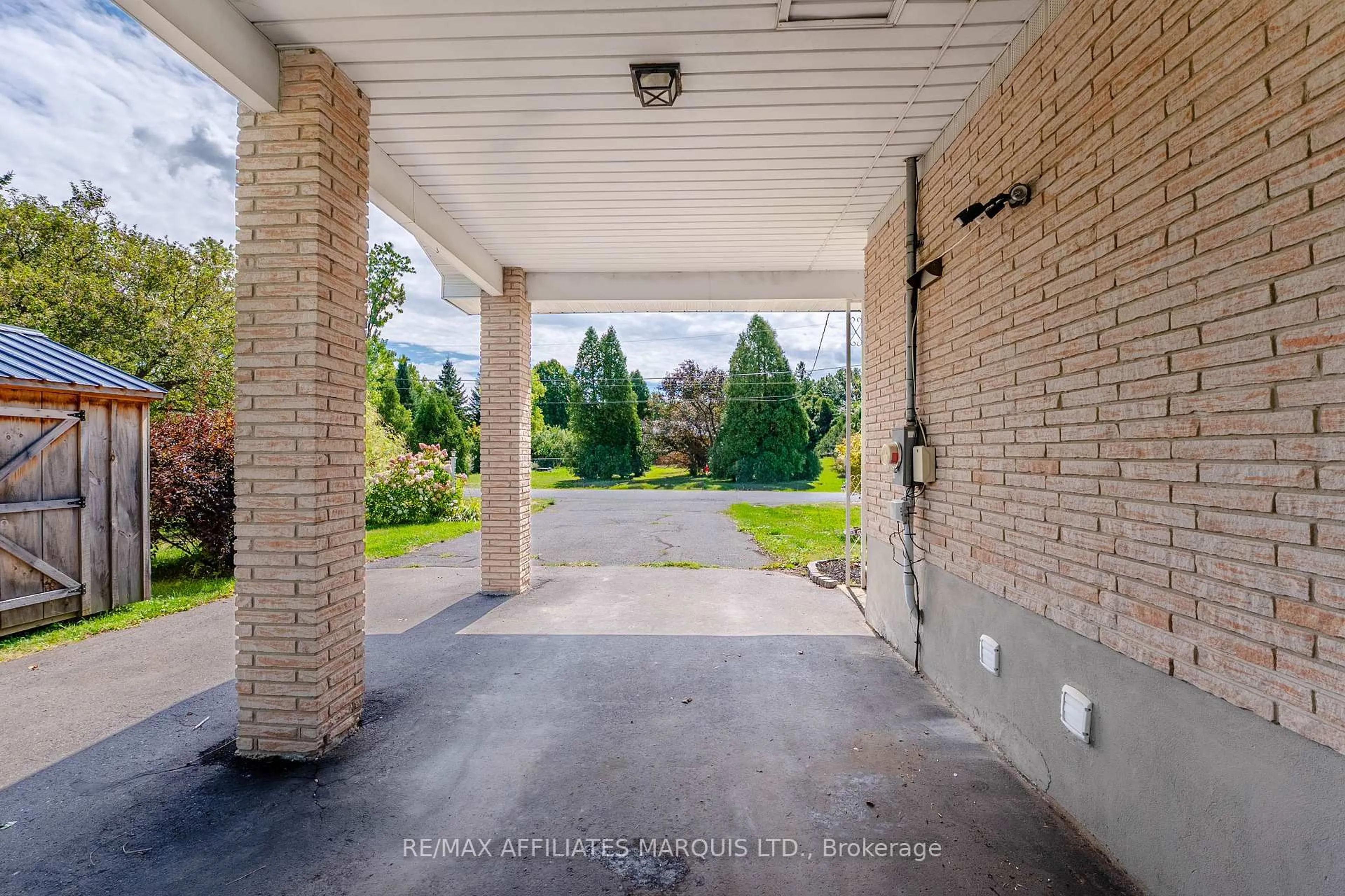 Unknown for 18223 Oak Dr, South Glengarry Ontario K0C 2J0