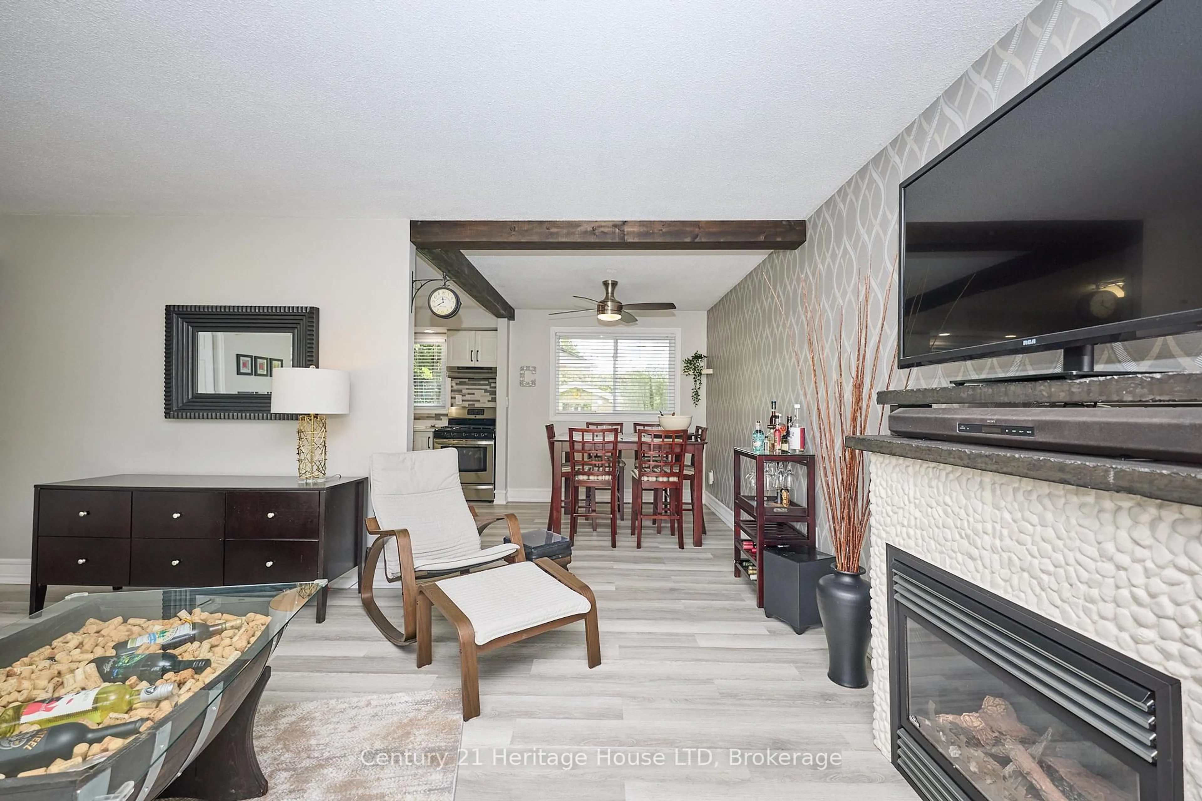 Living room with furniture, unknown for 48 Loyalist Dr, Welland Ontario L3C 2Y1