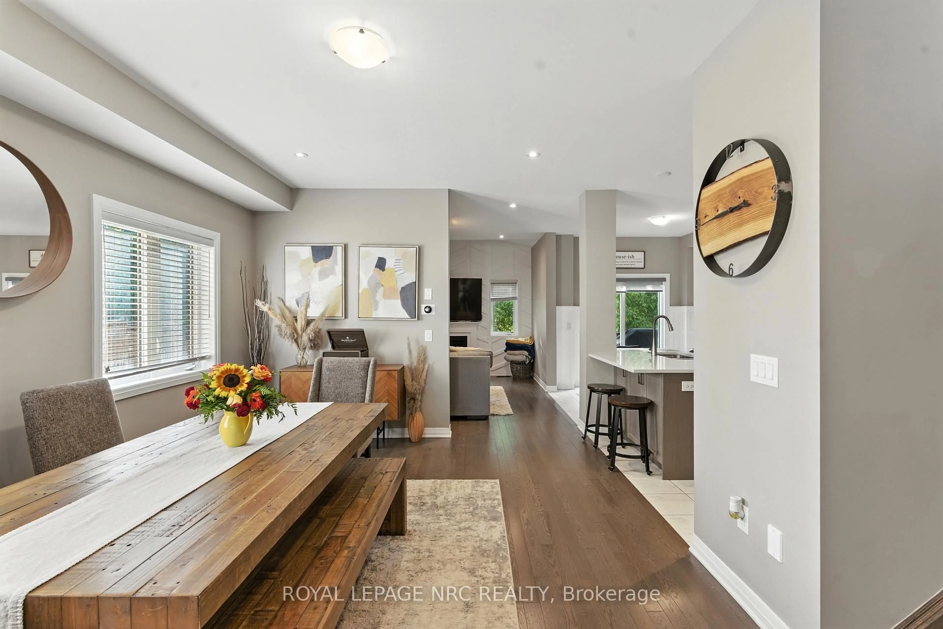 Open concept kitchen, unknown for 4027 Cachet Crt, Lincoln Ontario L0R 1B4