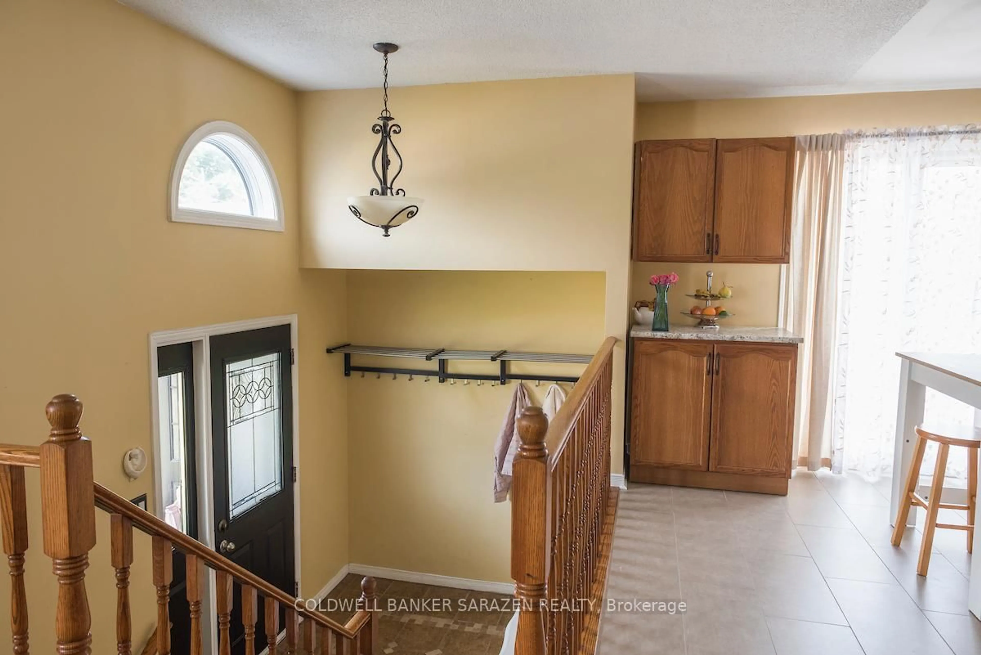 Indoor entryway for 28 Landrigan St, Arnprior Ontario K7S 2S6