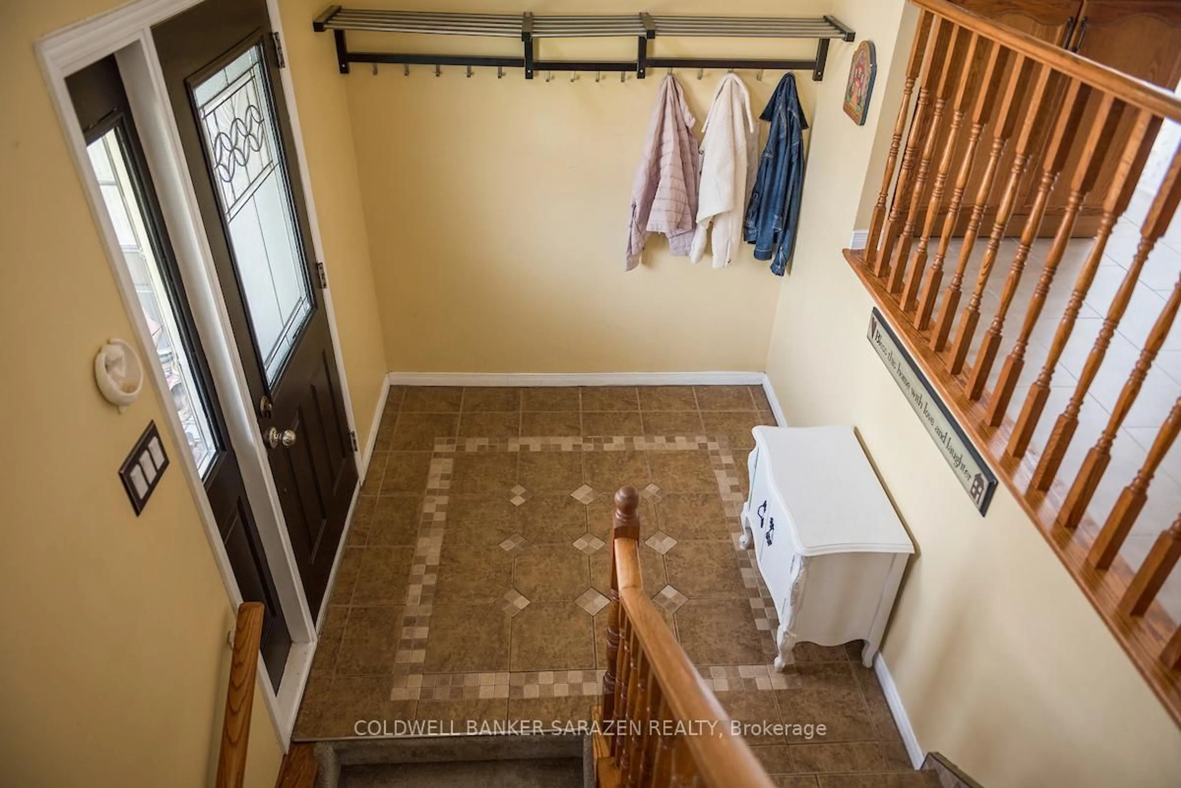 Indoor entryway for 28 Landrigan St, Arnprior Ontario K7S 2S6