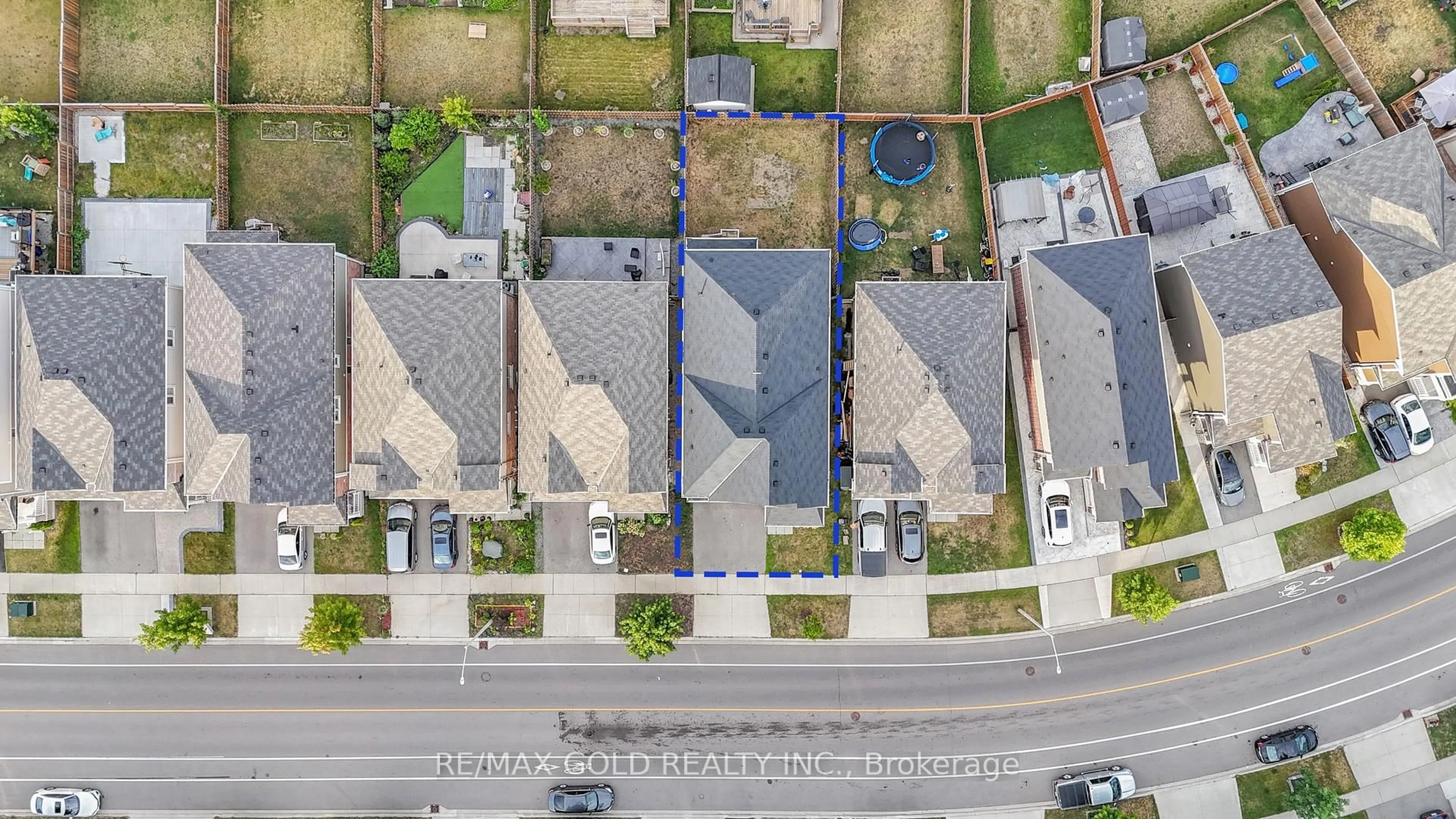 A pic from outside/outdoor area/front of a property/back of a property/a pic from drone, street for 63 Compass Tr, Cambridge Ontario N3E 0B3
