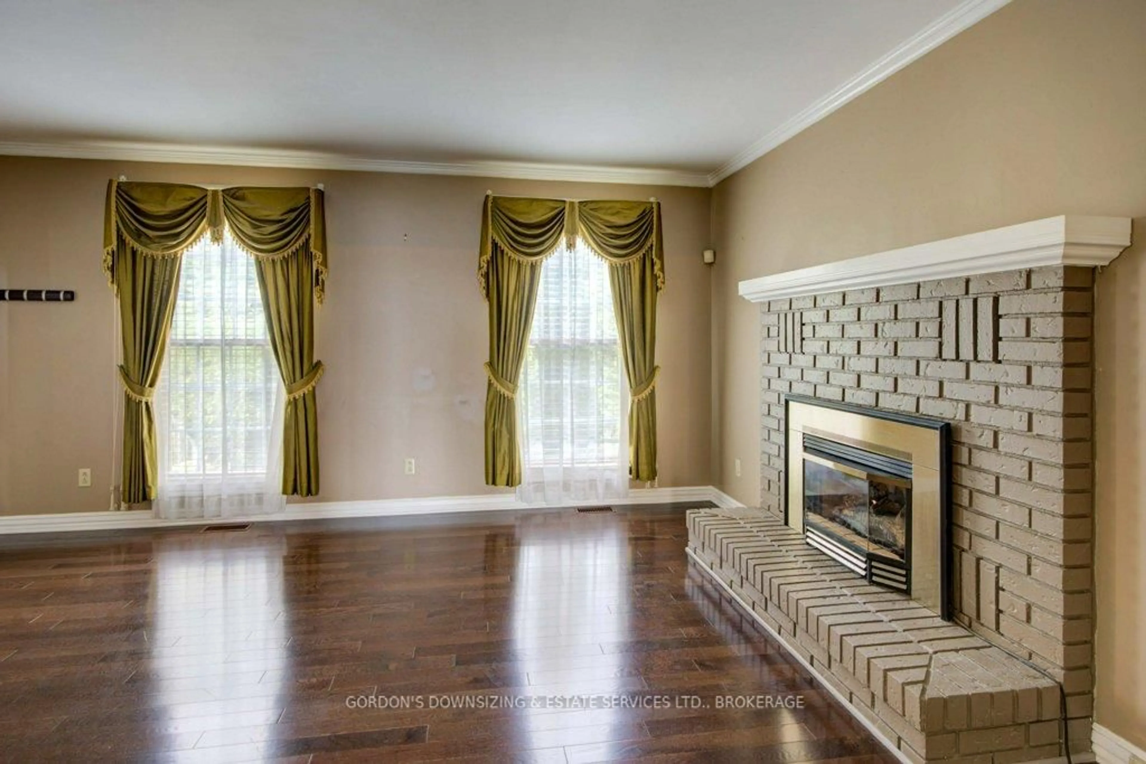 Living room with furniture, unknown for 1101 Burnside Dr, Elizabethtown-Kitley Ontario K6V 5T1