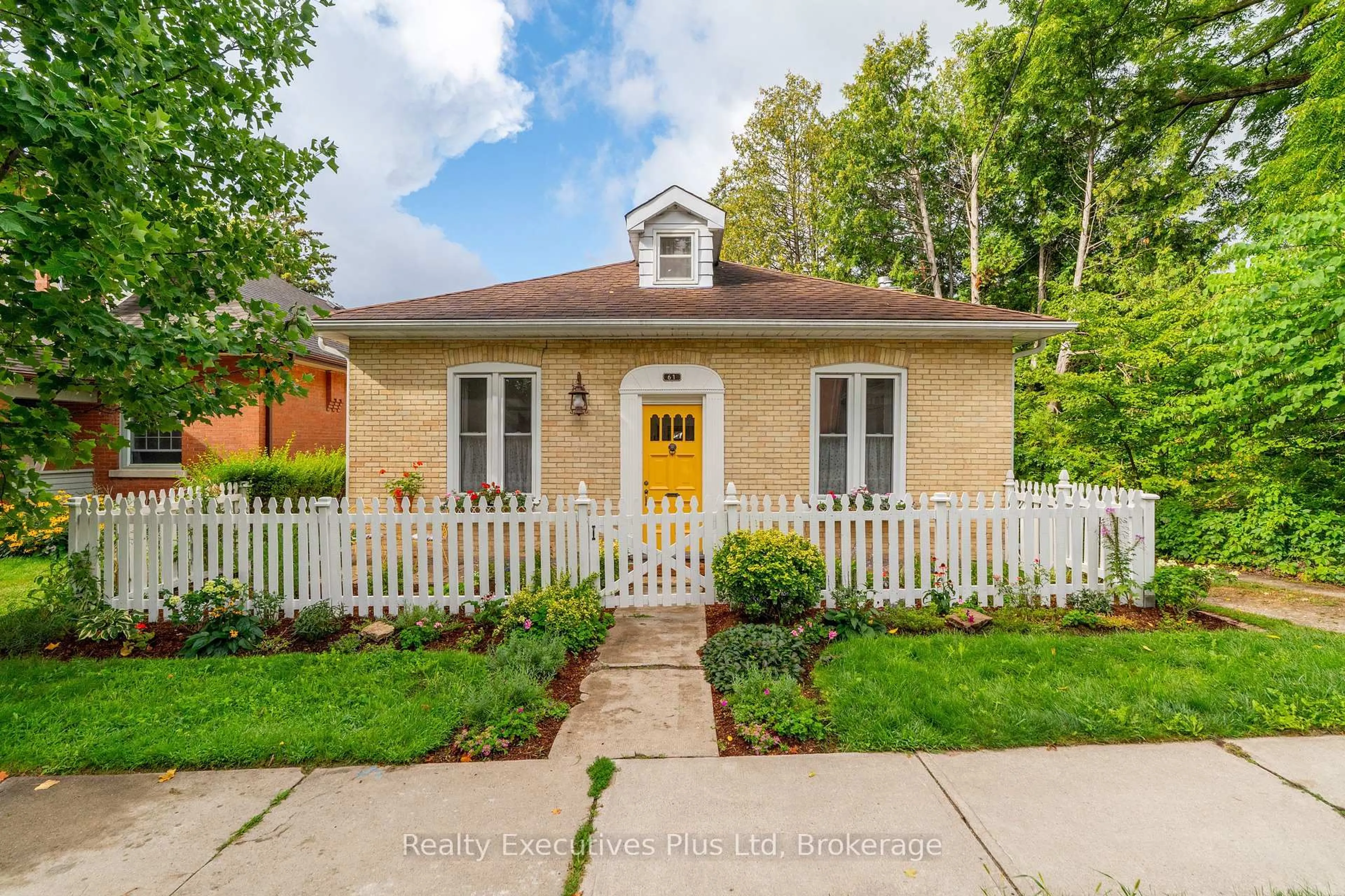 Unknown for 61 Hearn Ave, Guelph Ontario N1H 5Y6