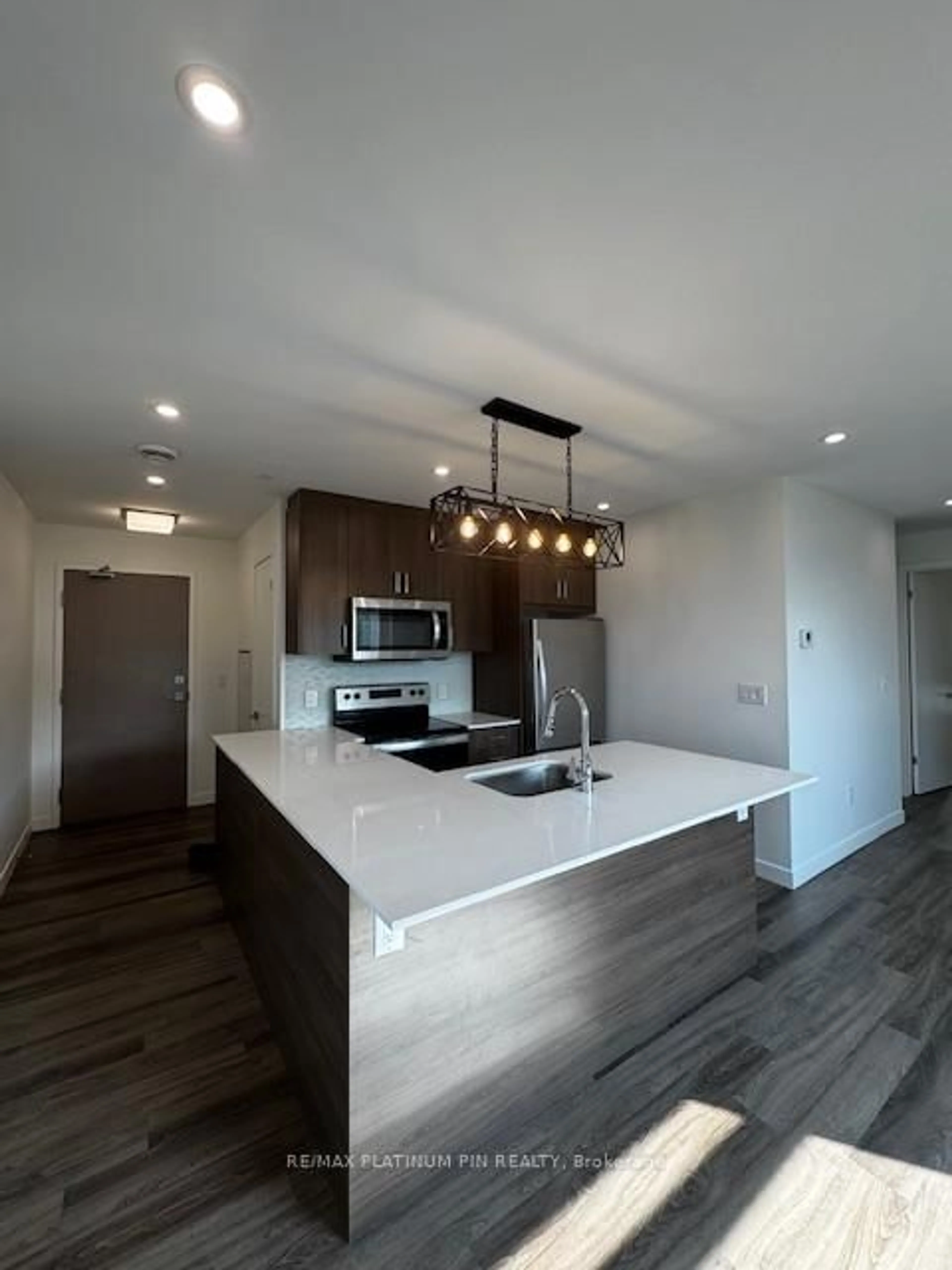 Open concept kitchen, unknown for 467 Charlton Ave #503, Hamilton Ontario L8N 0B2