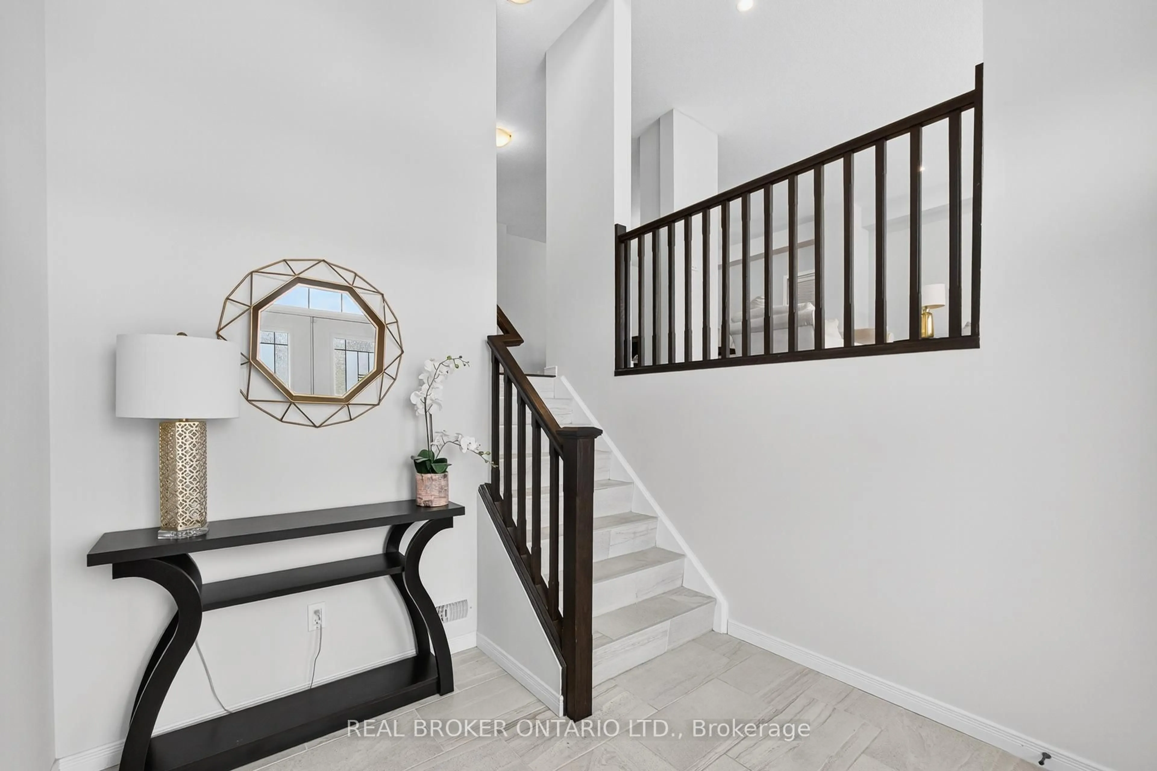 Indoor entryway for 326 Moorlands Cres, Kitchener Ontario N2P 0C5