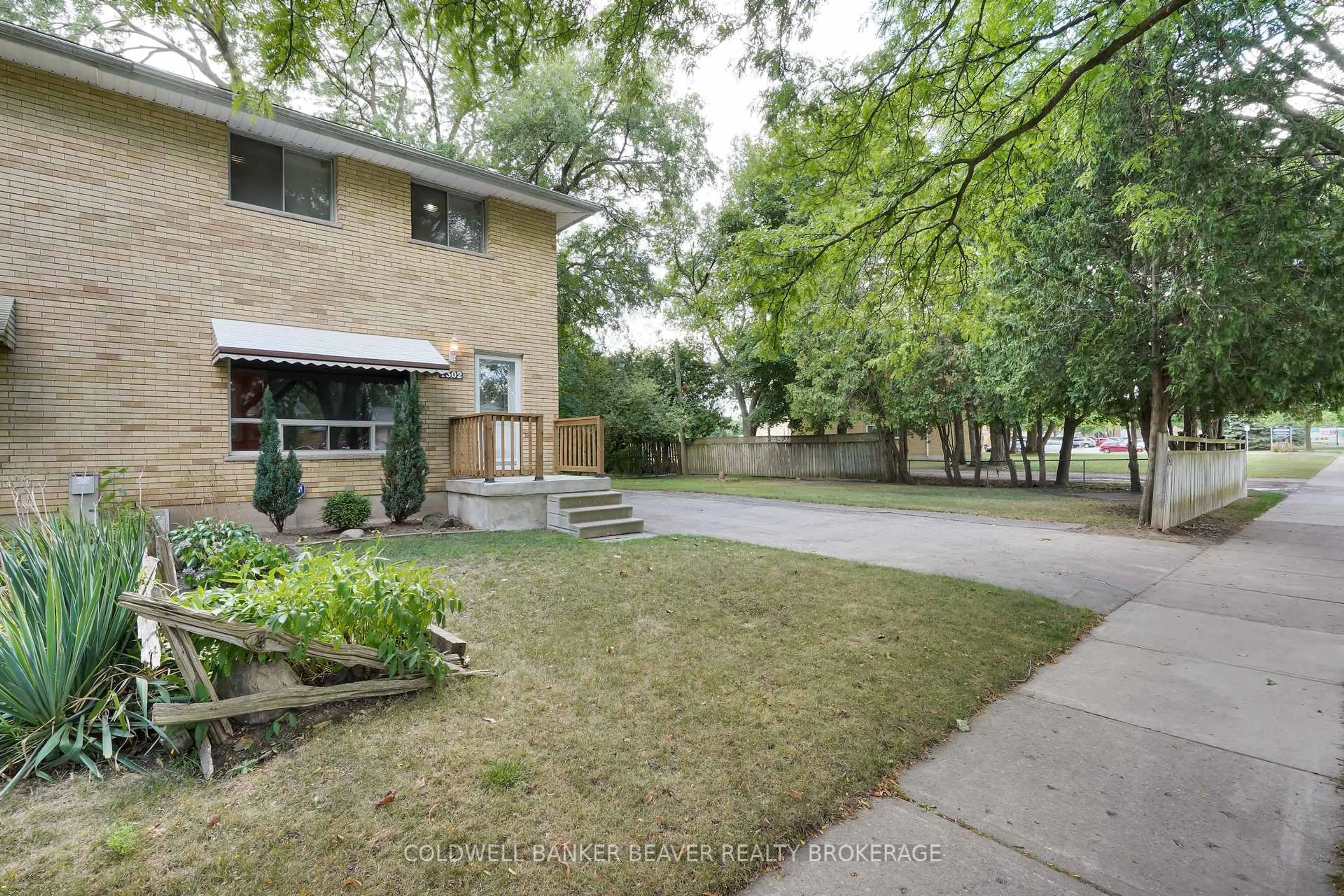Unknown for 1502 Beckworth Ave, London East Ontario N5V 2K7