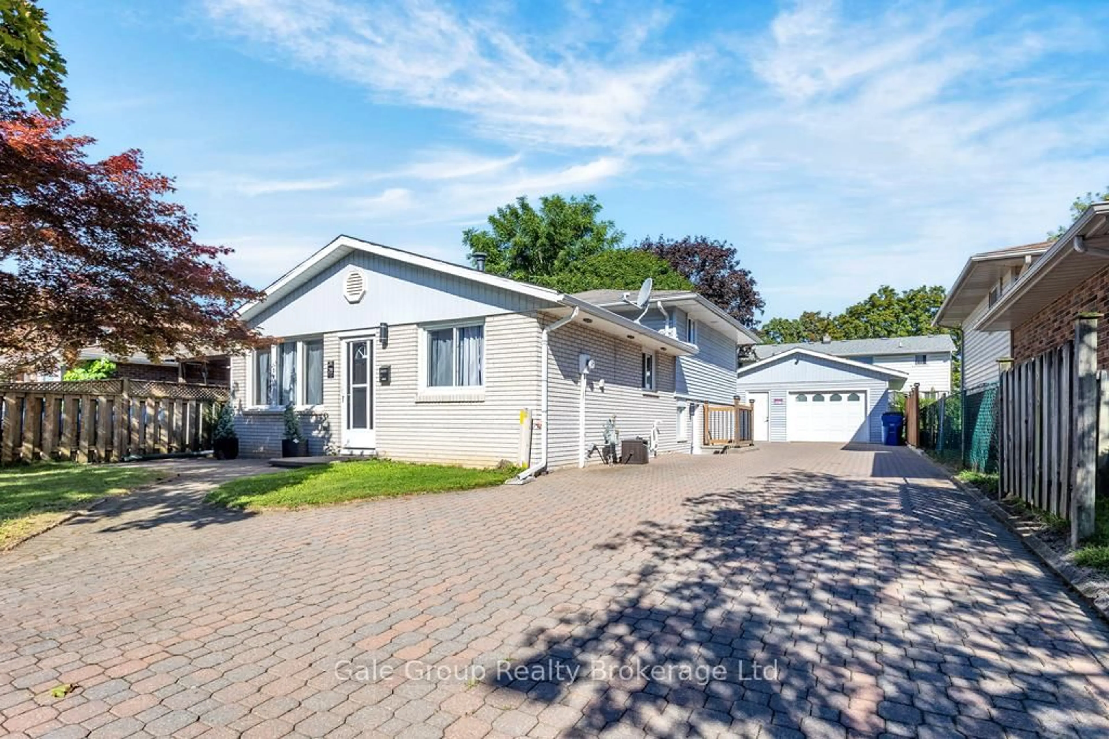 Home with vinyl exterior material, street for 79 St Anthony St, Chatham-Kent Ontario N7M 3Y2