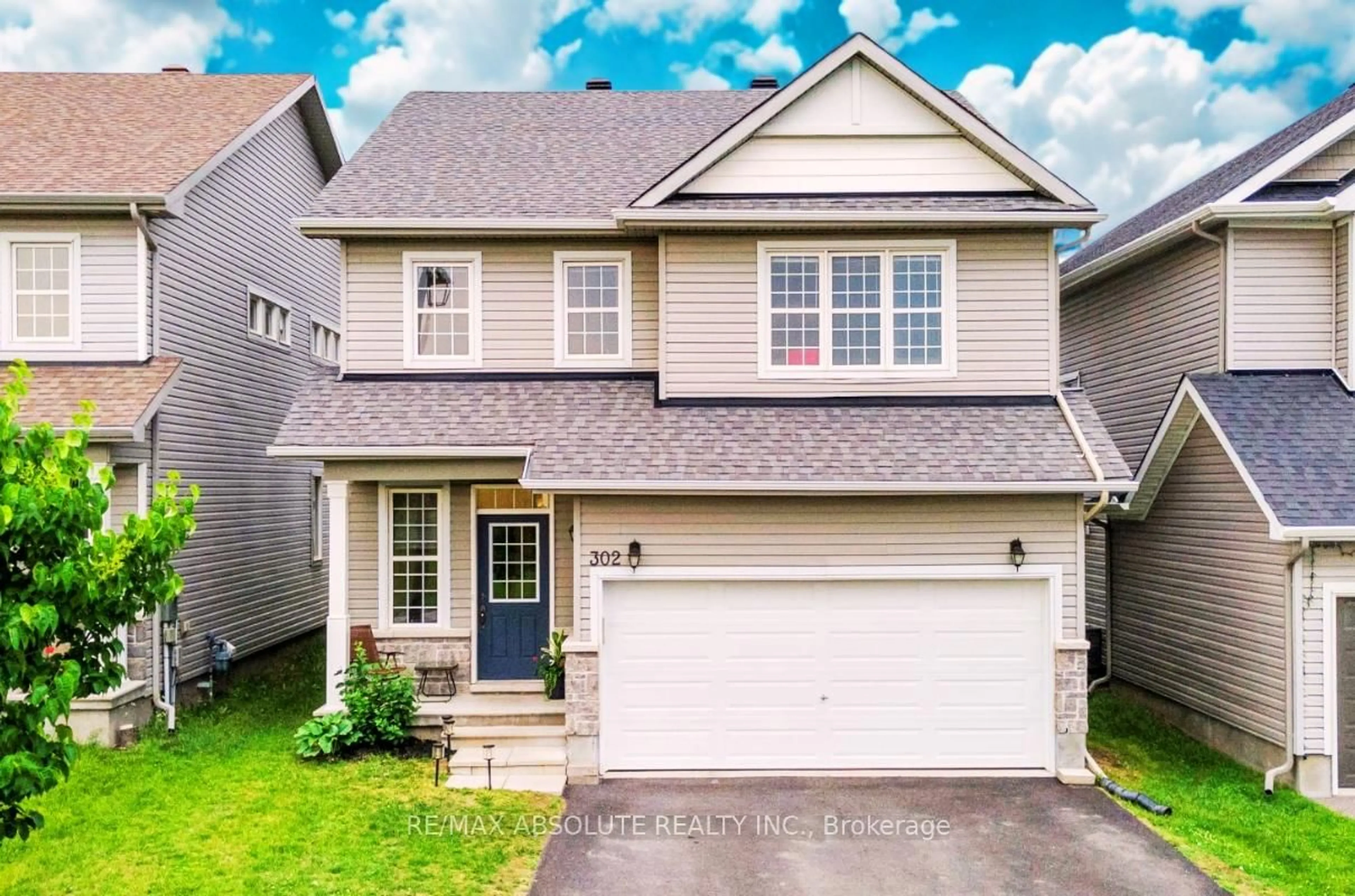 Home with vinyl exterior material, street for 302 Haliburton Hts, Ottawa Ontario K2S 1S3
