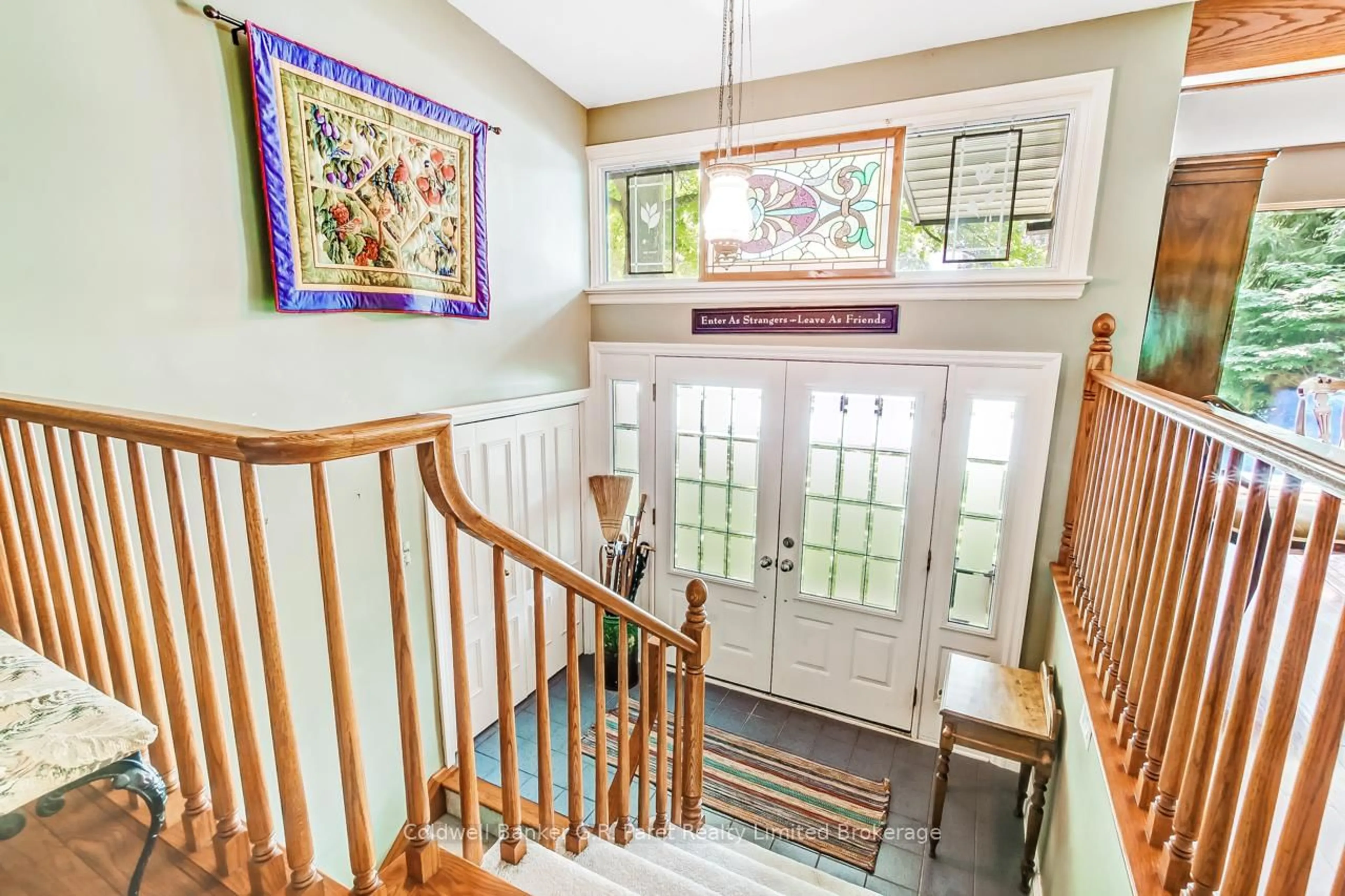 Indoor foyer for 7 & 9 Lisgar Crt, Tillsonburg Ontario N4G 1N6