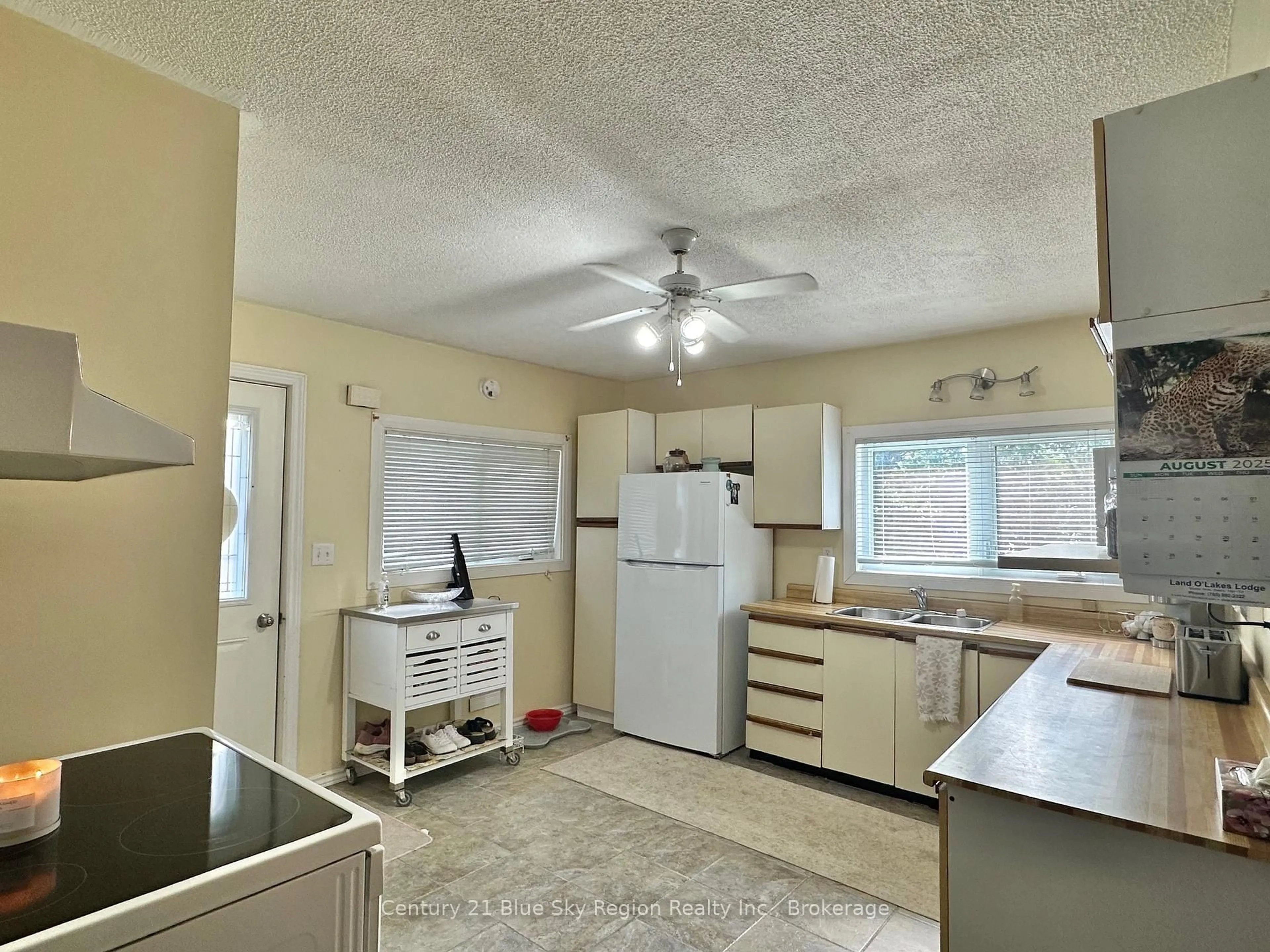 Standard kitchen, unknown for 461 McKenzie St, Mattawa Ontario P0H 1V0