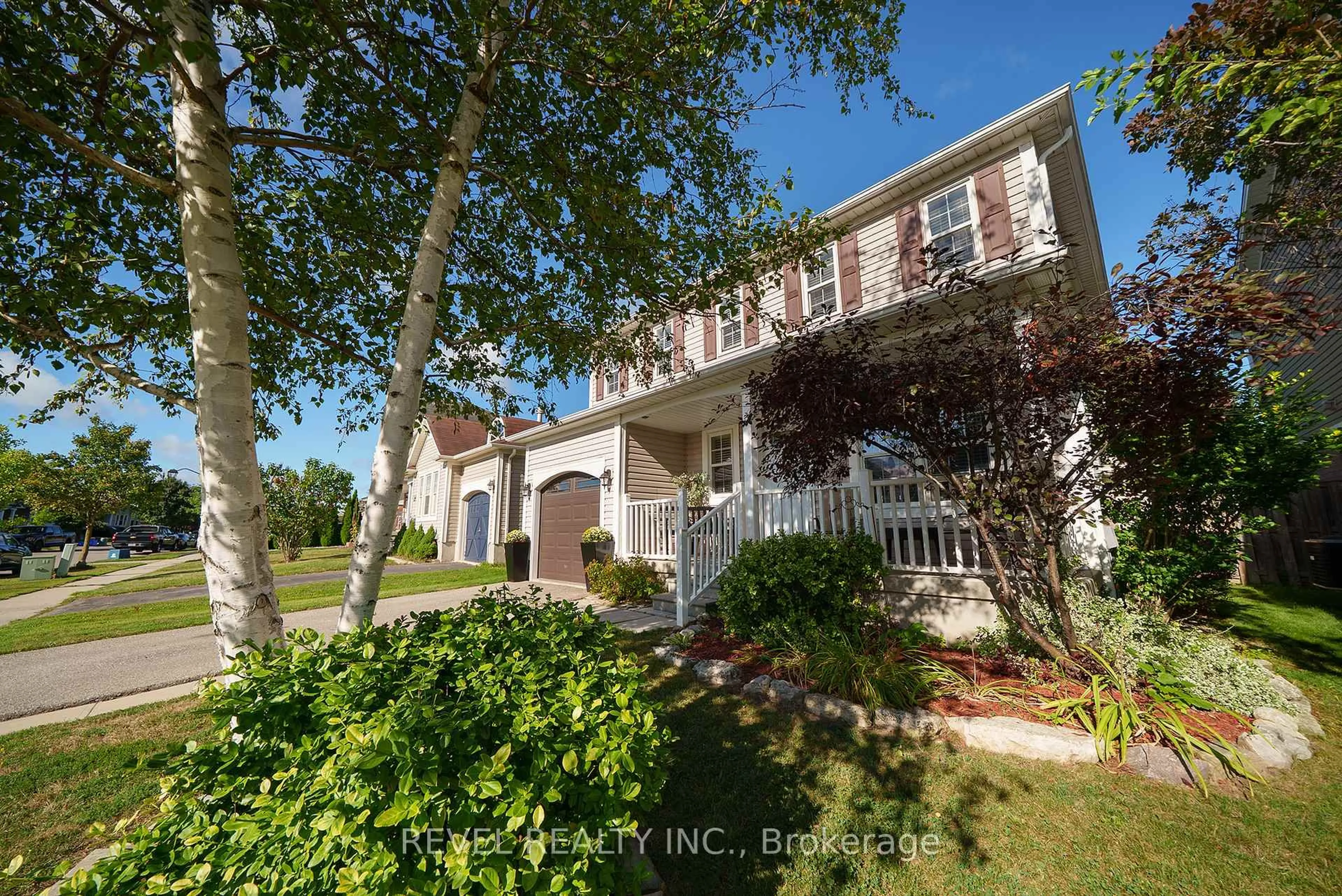 A pic from outside/outdoor area/front of a property/back of a property/a pic from drone, street for 22 Hollinrake Ave, Brantford Ontario N3T 0A6