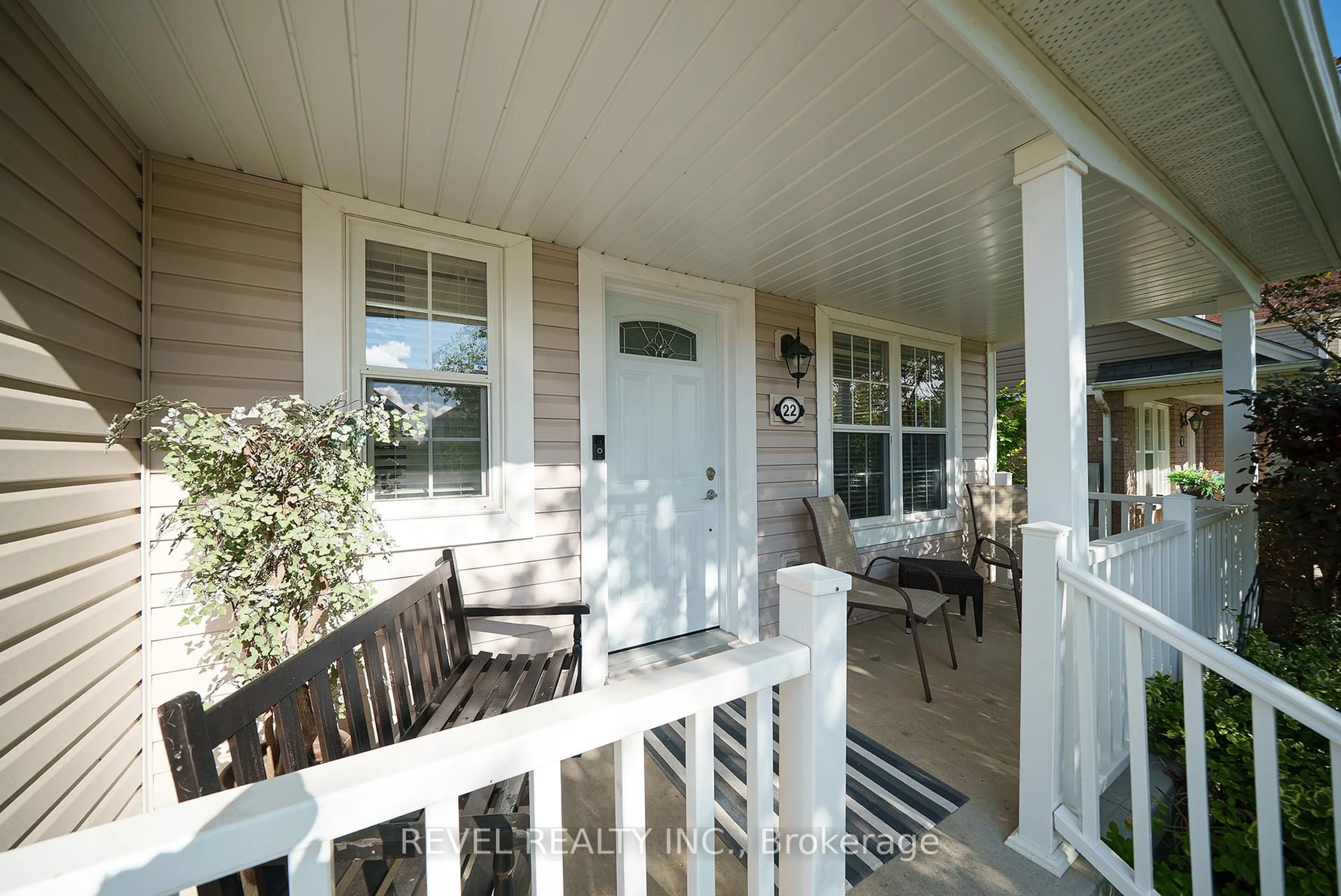 Patio, street for 22 Hollinrake Ave, Brantford Ontario N3T 0A6