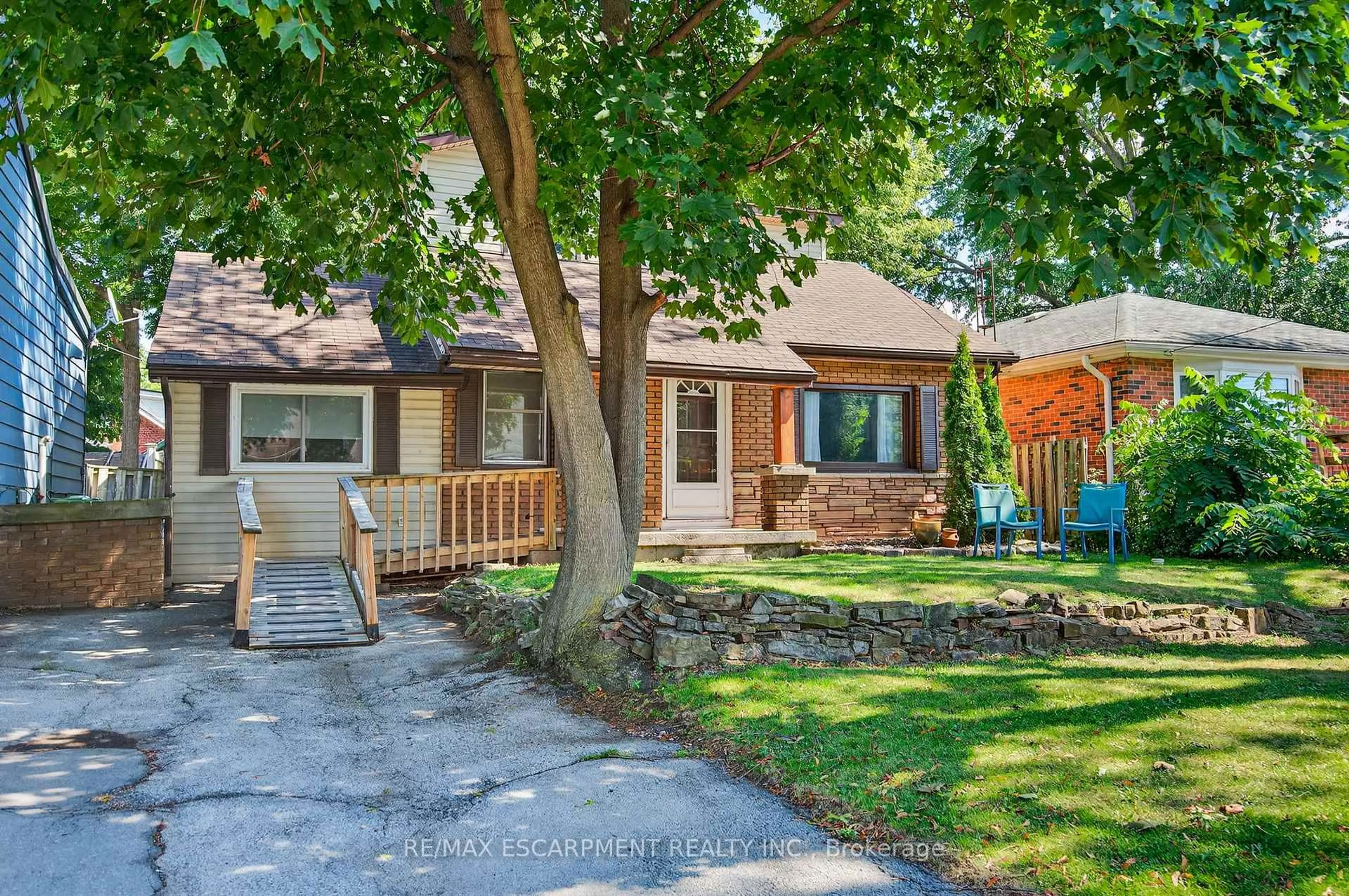 Unknown for 146 Normanhurst Ave, Hamilton Ontario L8H 5M8