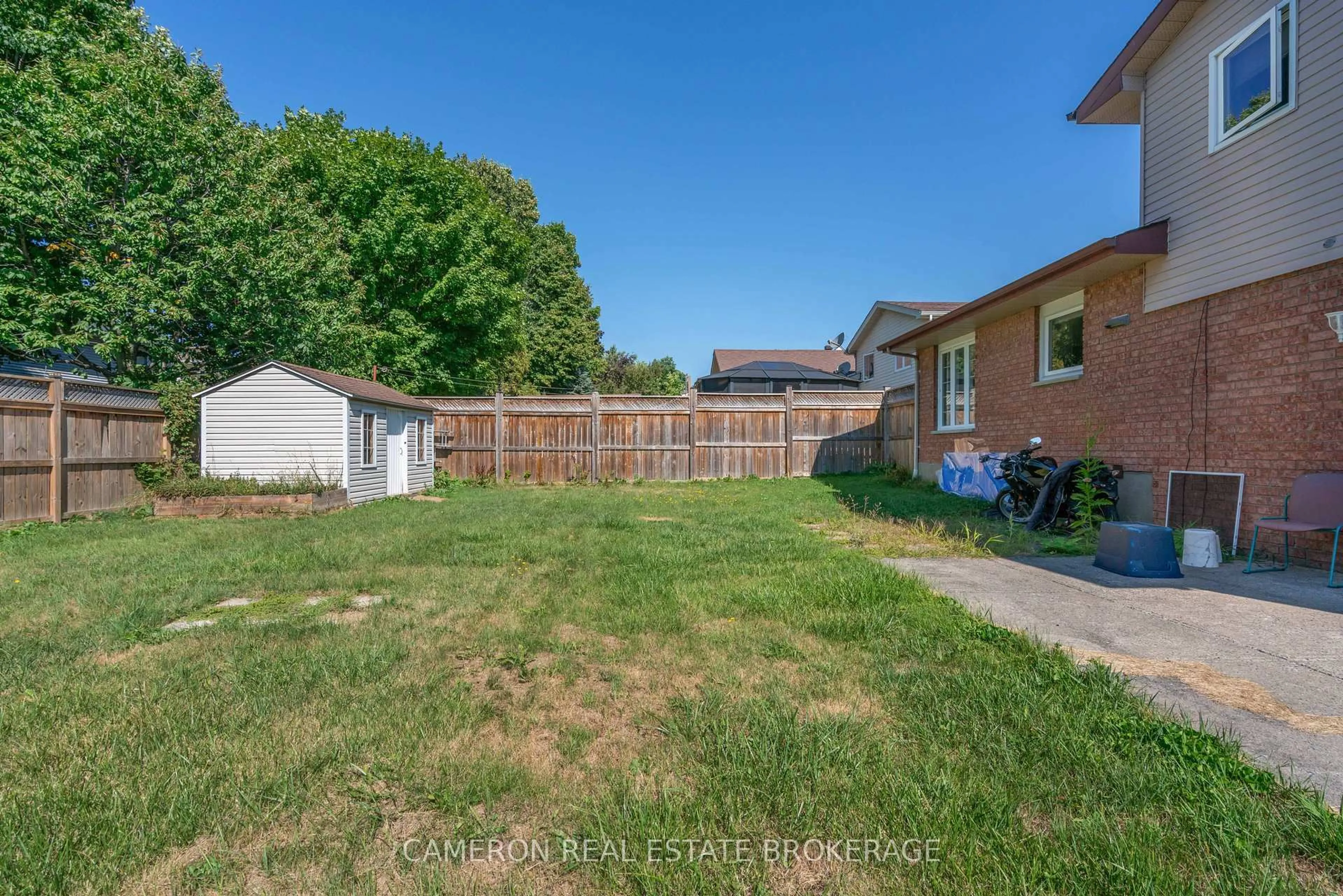 A pic from outside/outdoor area/front of a property/back of a property/a pic from drone, street for 1369 Lochiel St, Cornwall Ontario K6H 6N5