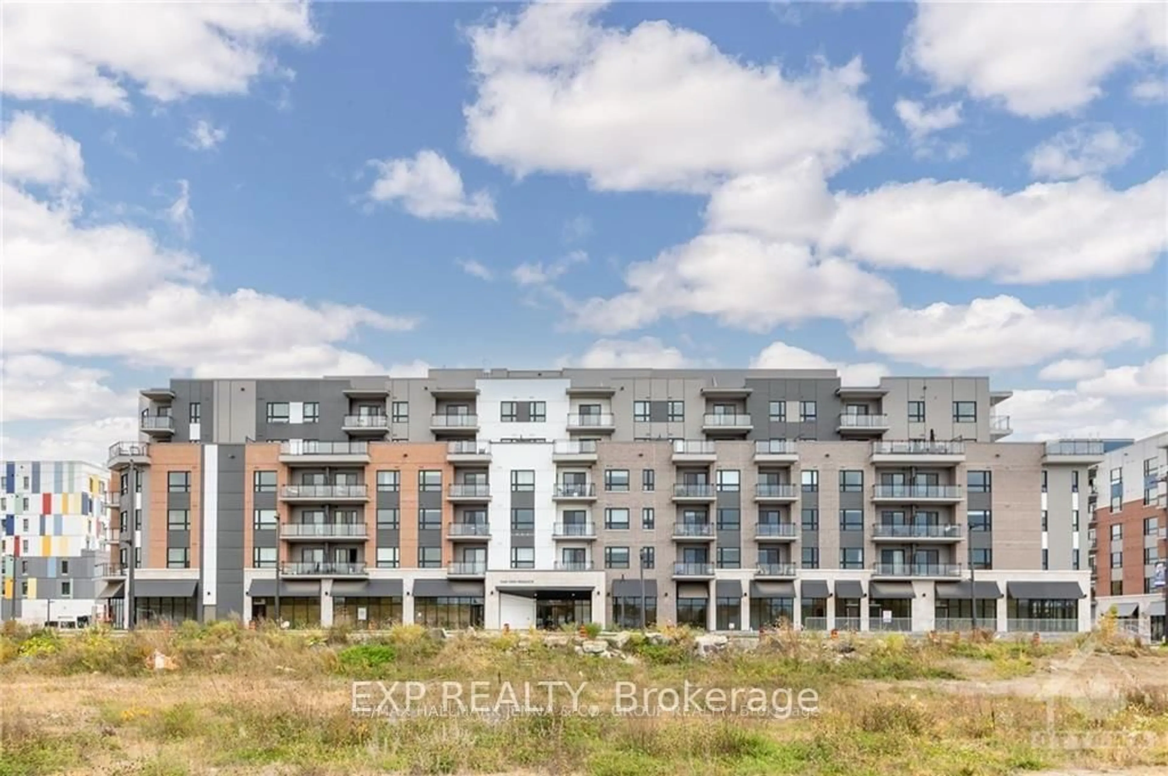 A pic from outside/outdoor area/front of a property/back of a property/a pic from drone, unknown for 1350 HEMLOCK St #413, Ottawa Ontario K1K 5C2