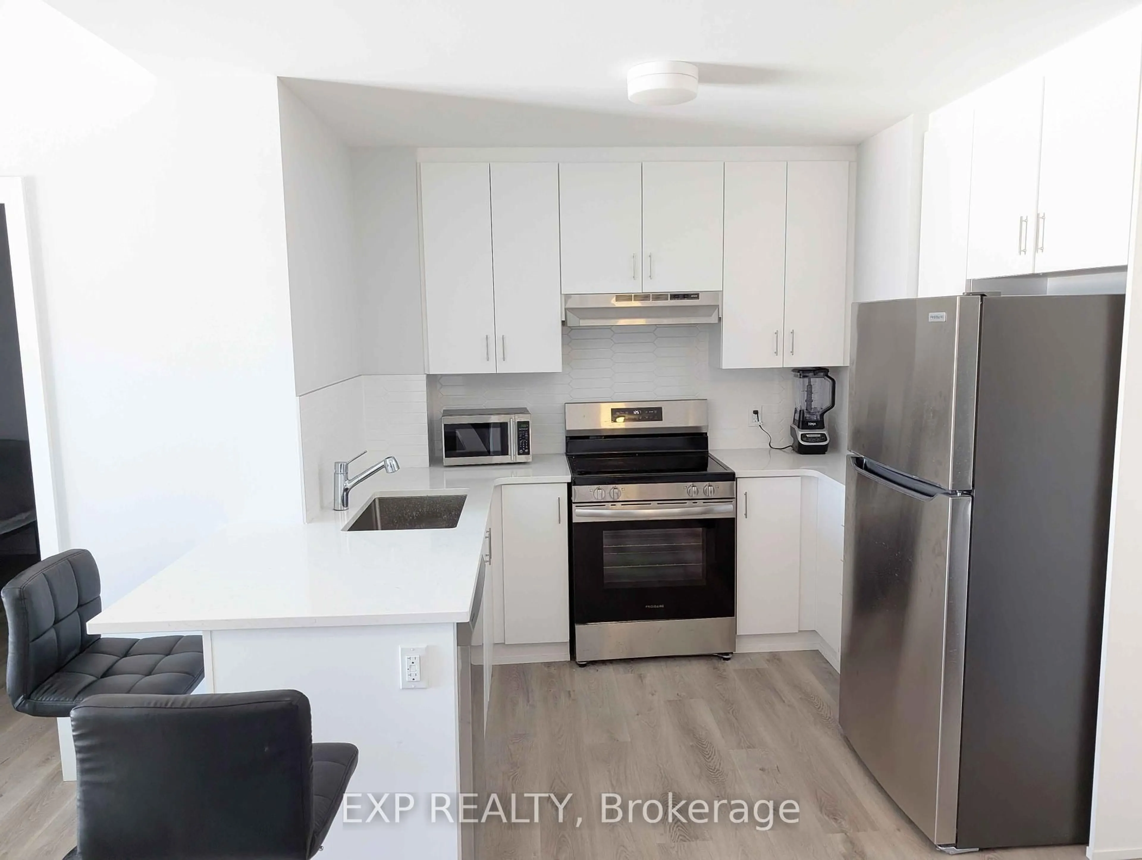Standard kitchen, unknown for 1350 HEMLOCK St #413, Ottawa Ontario K1K 5C2