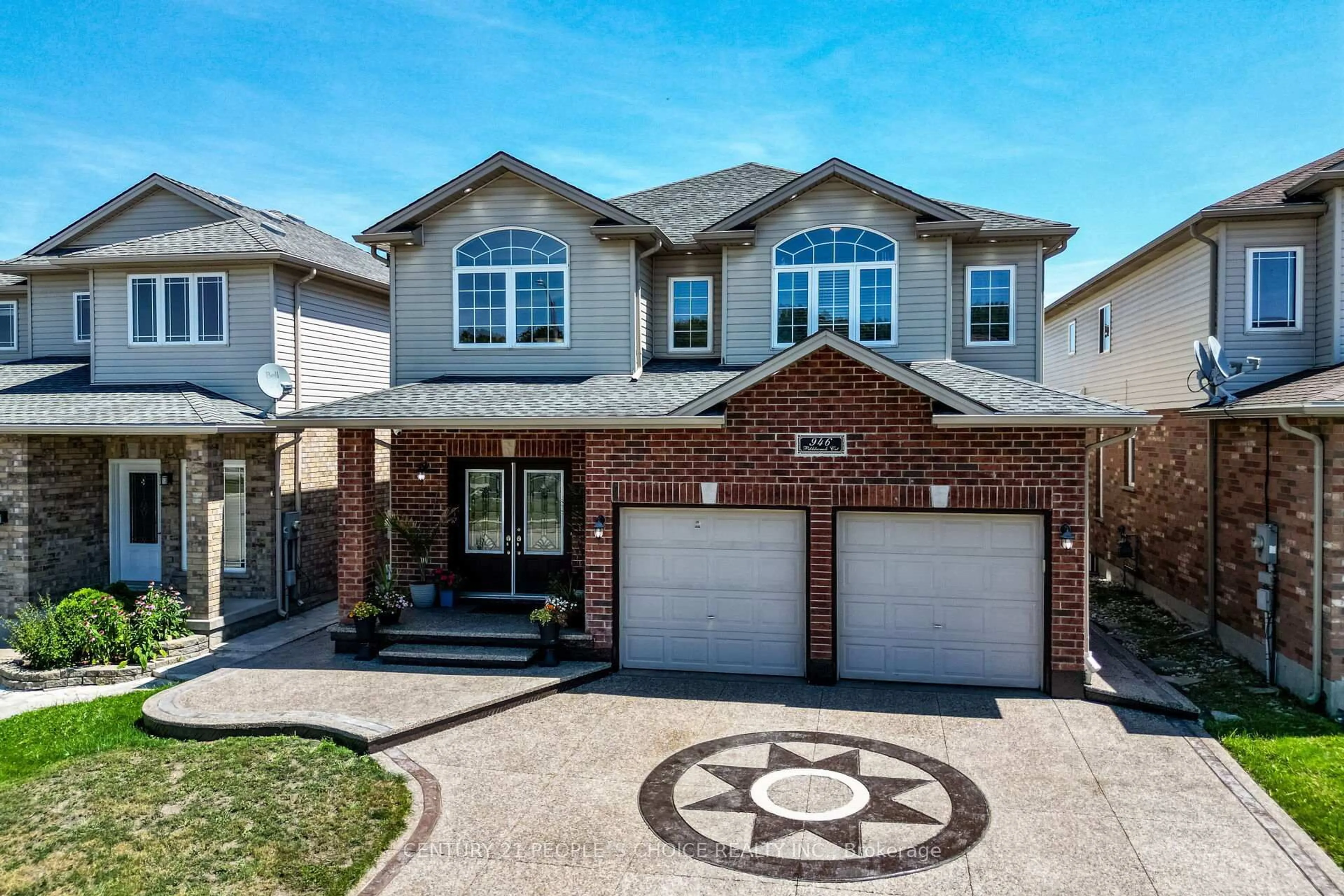 Home with brick exterior material, street for 946 Pebblecreek Crt, Kitchener Ontario N2A 0C5